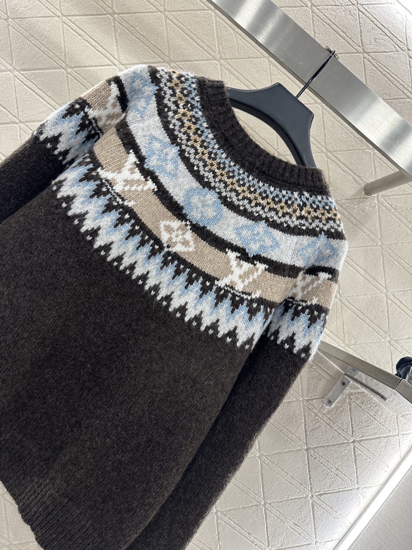 ♥Louis vuitto*♥2025新品上架 重工钩花圆领套头毛衣滑雪系列#定制YB羊绒羊毛针织材质,