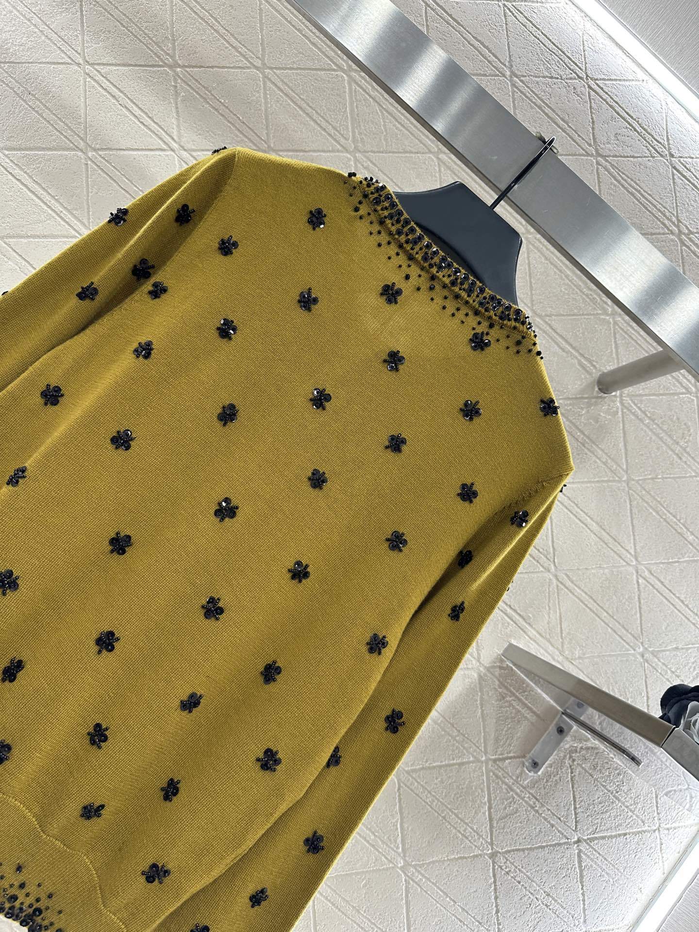 ♥Miumi*♥2025新品上架 亮片钉珠针织开衫定制YB羊毛纱线织造,密度细针织造,清晰毛感肌理,舒适