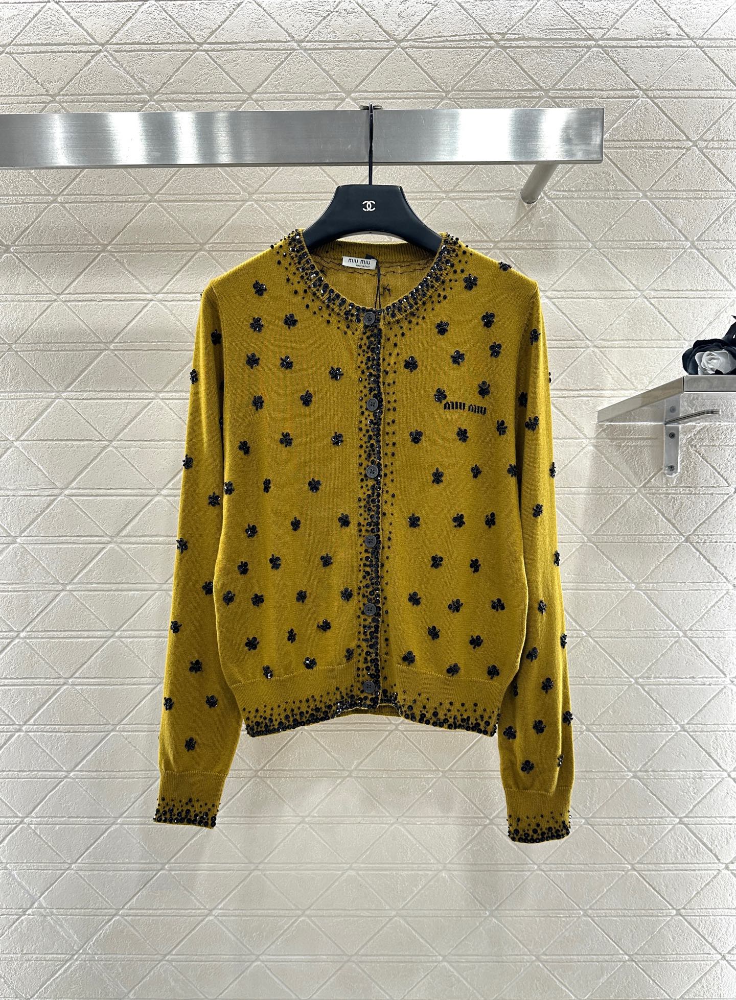 ♥Miumi*♥2025新品上架 亮片钉珠针织开衫定制YB羊毛纱线织造，密度细针织造，清晰毛感肌理，舒适