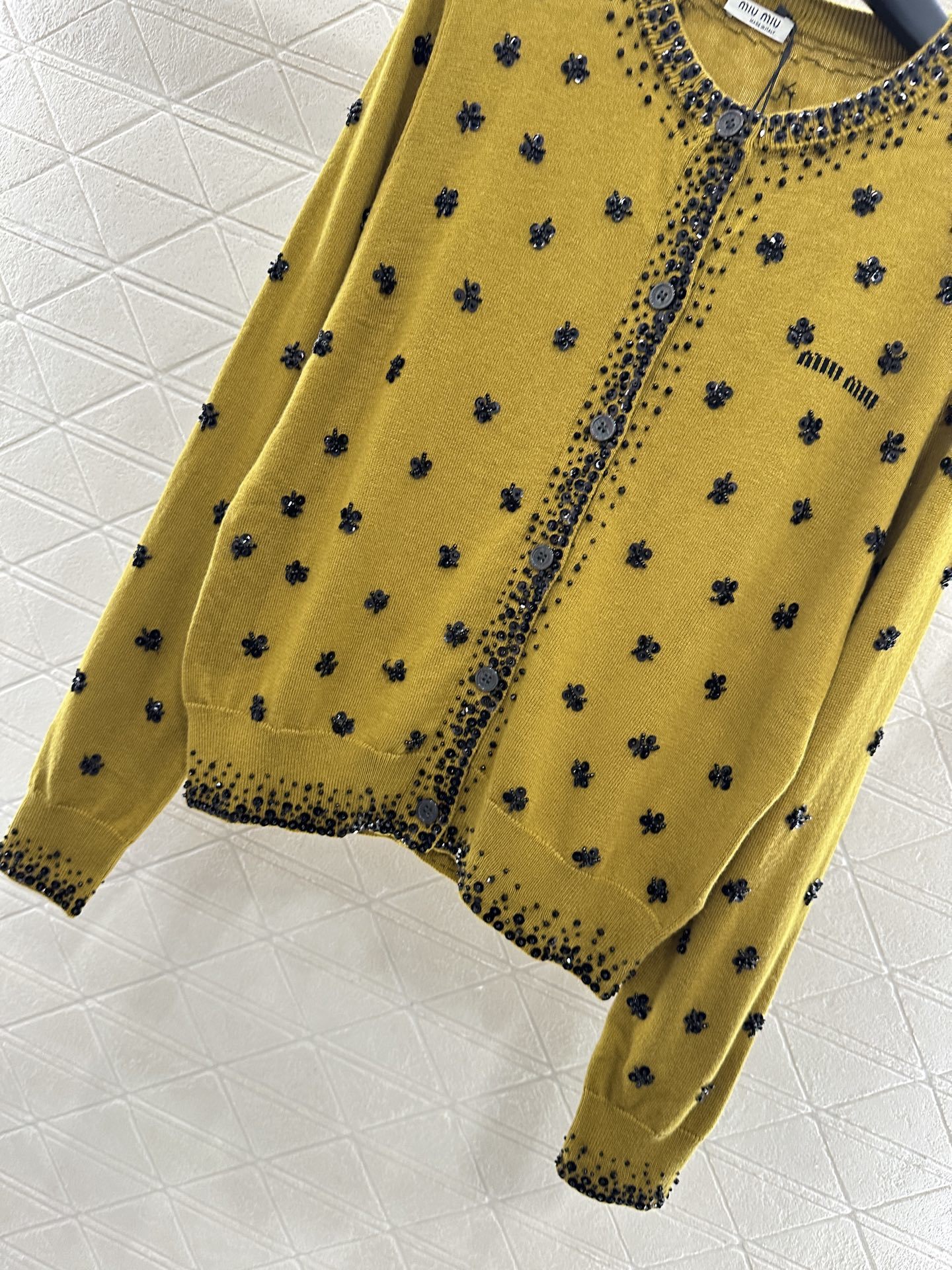 ♥Miumi*♥2025新品上架 亮片钉珠针织开衫定制YB羊毛纱线织造,密度细针织造,清晰毛感肌理,舒适