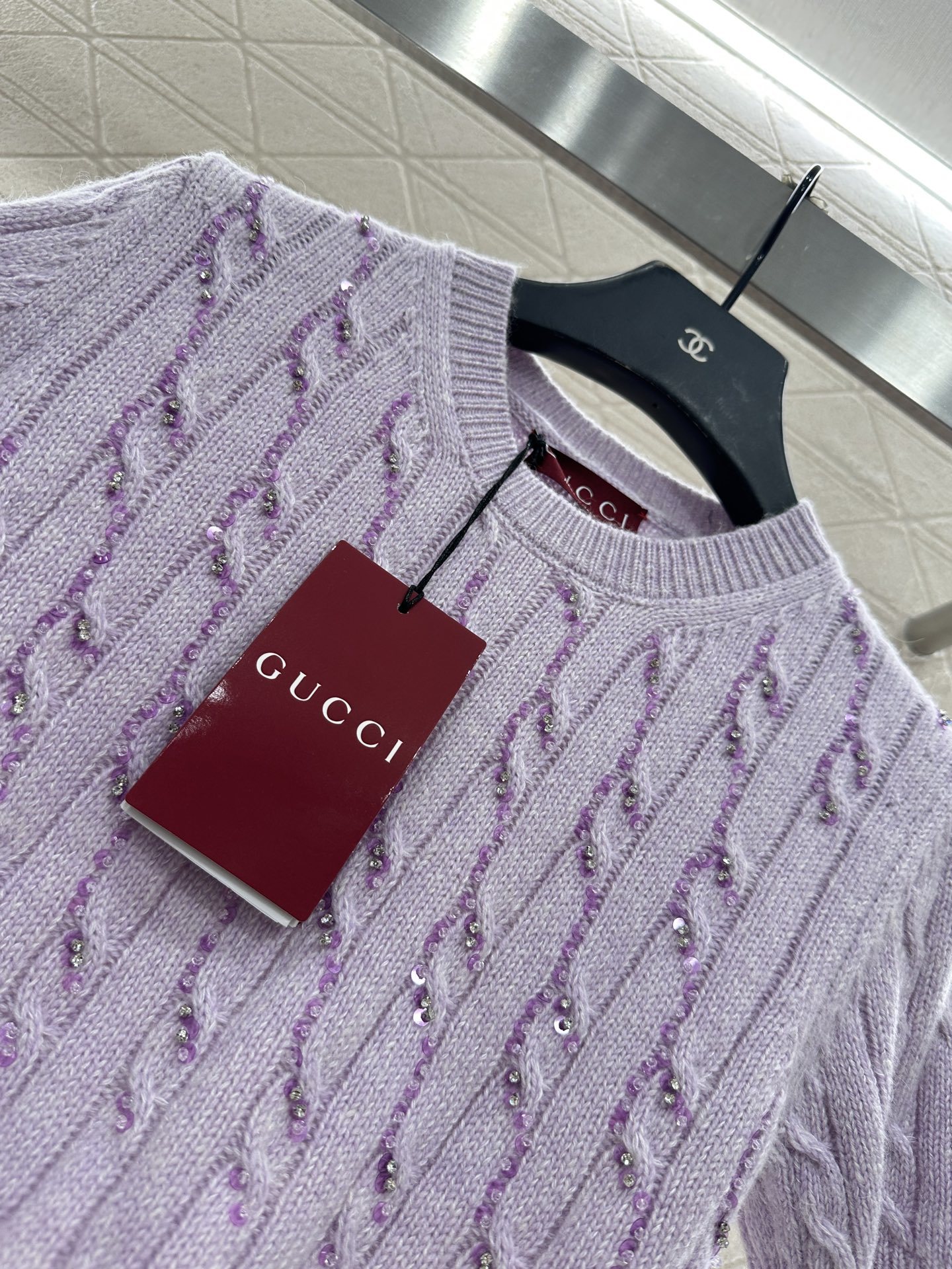 ♥Gucc*♥2025新品上架 套头麻花水钻针织短袖定制YB丝毛纱线织造,质感高级,舒适柔软,圆领针织短
