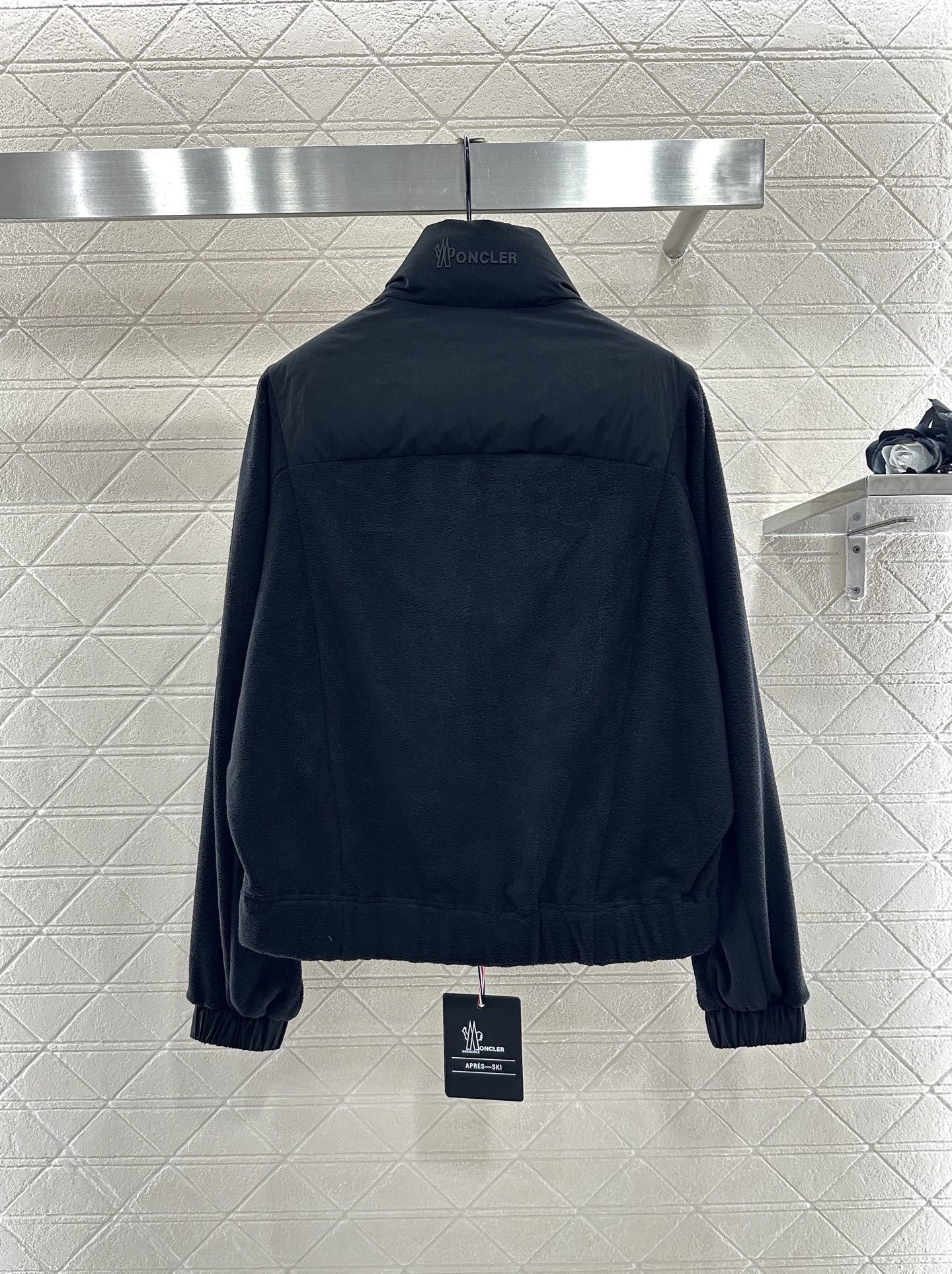 ♥Moncle*♥2025新品上架 立领拼接拉链羽绒服定制YB泰迪绒➕尼龙材质,其工艺还原,升级材质,带