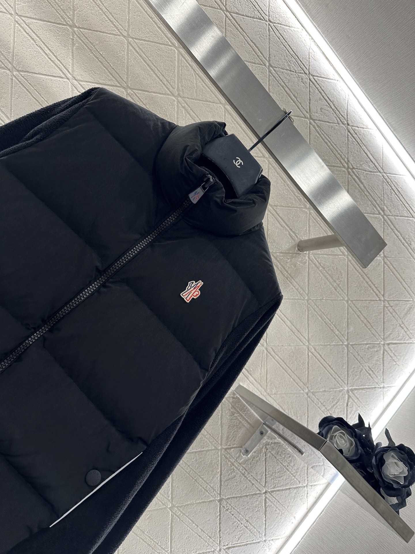 ♥Moncle*♥2025新品上架 立领拼接拉链羽绒服定制YB泰迪绒➕尼龙材质,其工艺还原,升级材质,带