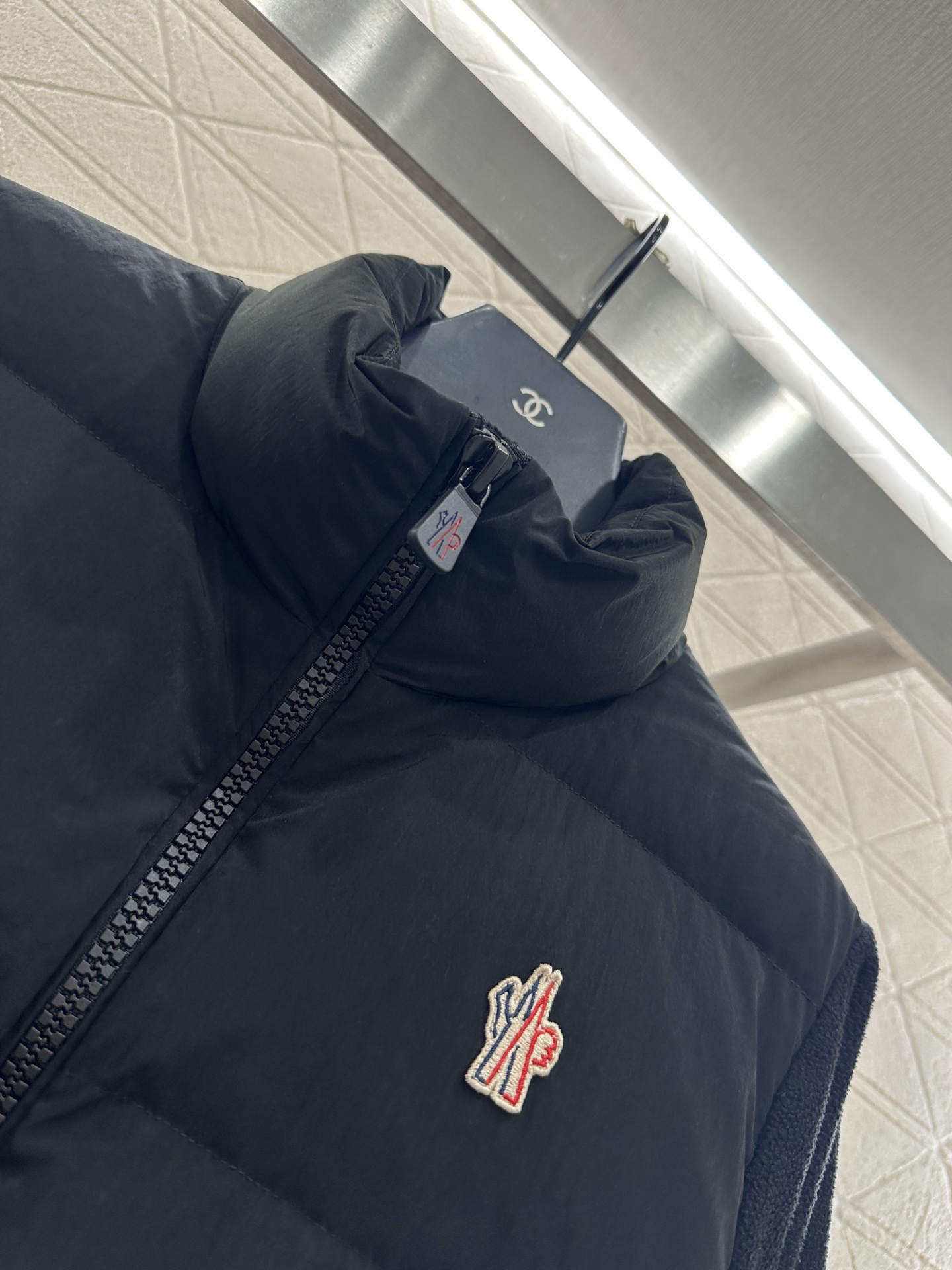 ♥Moncle*♥2025新品上架 立领拼接拉链羽绒服定制YB泰迪绒➕尼龙材质,其工艺还原,升级材质,带