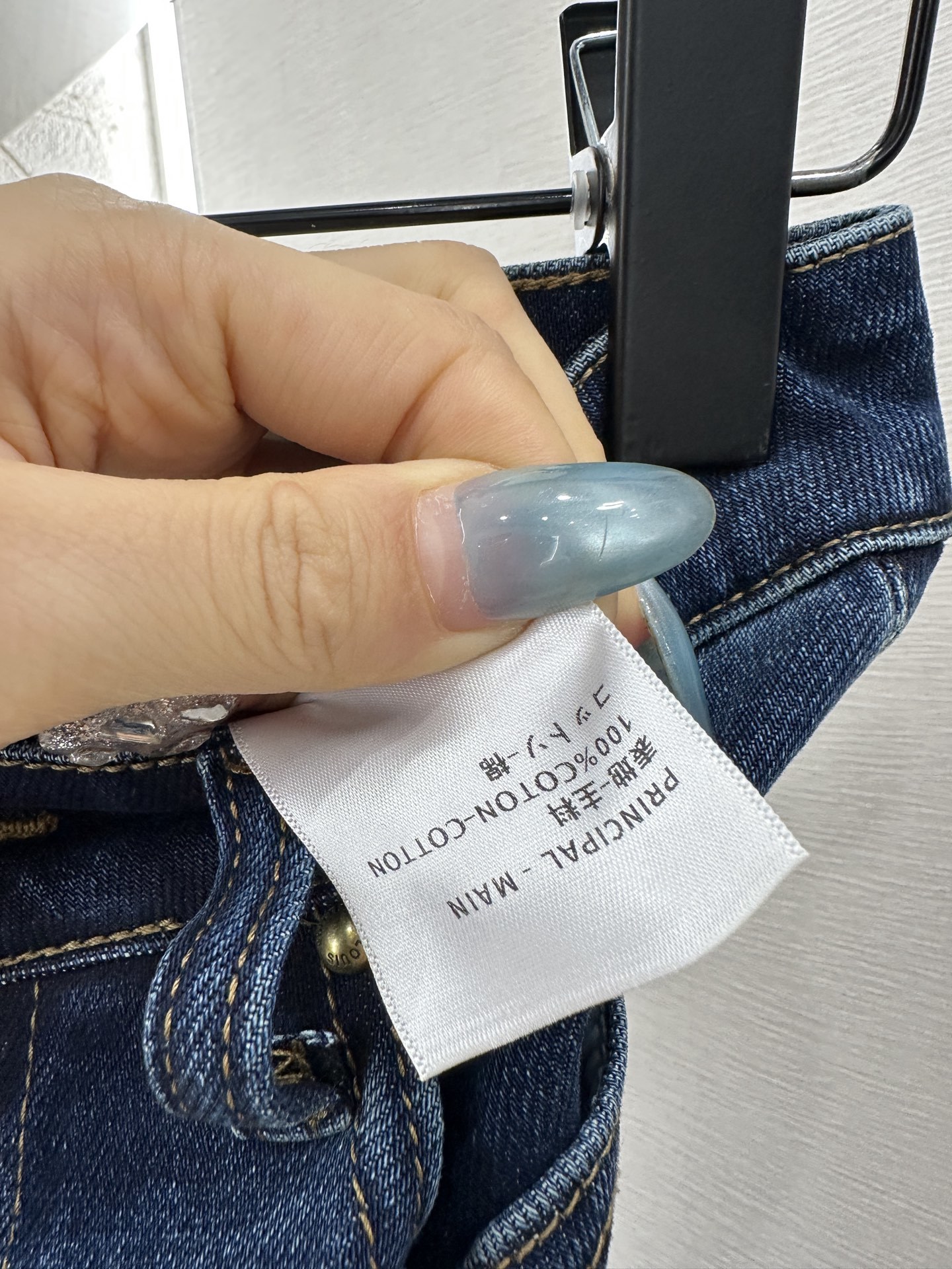 ♥Louis vuitto*♥2025新品上架 皮标牛仔微喇长裤定制YB斜纹棉牛仔材质,舒适弹力,穿搭有