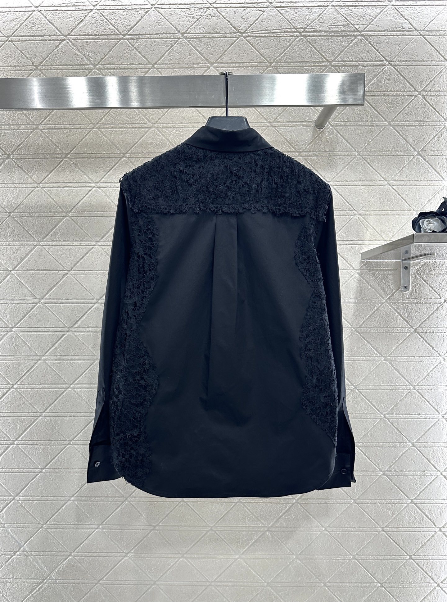 ♥Dio*♥2025新品上架 纯色蕾丝衬衣定制YB斜纹全棉材质,质感光泽,舒适透气,长袖衬衫版型,利落宽