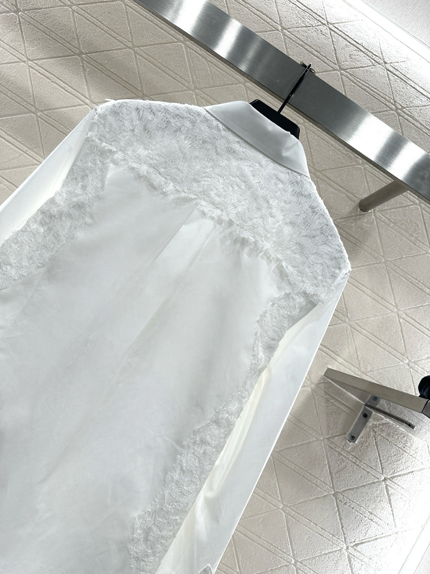 ♥Dio*♥2025新品上架 纯色蕾丝衬衣定制YB斜纹全棉材质,质感光泽,舒适透气,长袖衬衫版型,利落宽