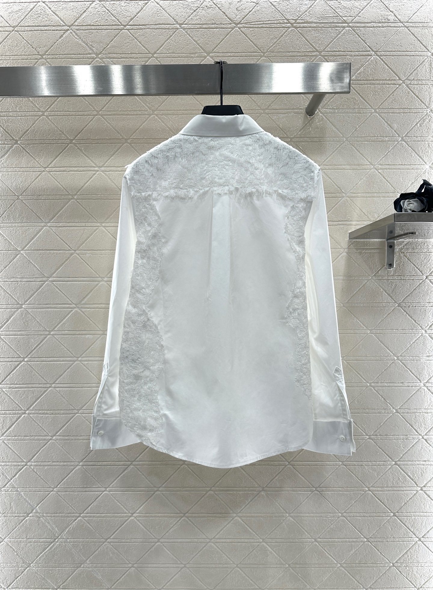 ♥Dio*♥2025新品上架 纯色蕾丝衬衣定制YB斜纹全棉材质,质感光泽,舒适透气,长袖衬衫版型,利落宽