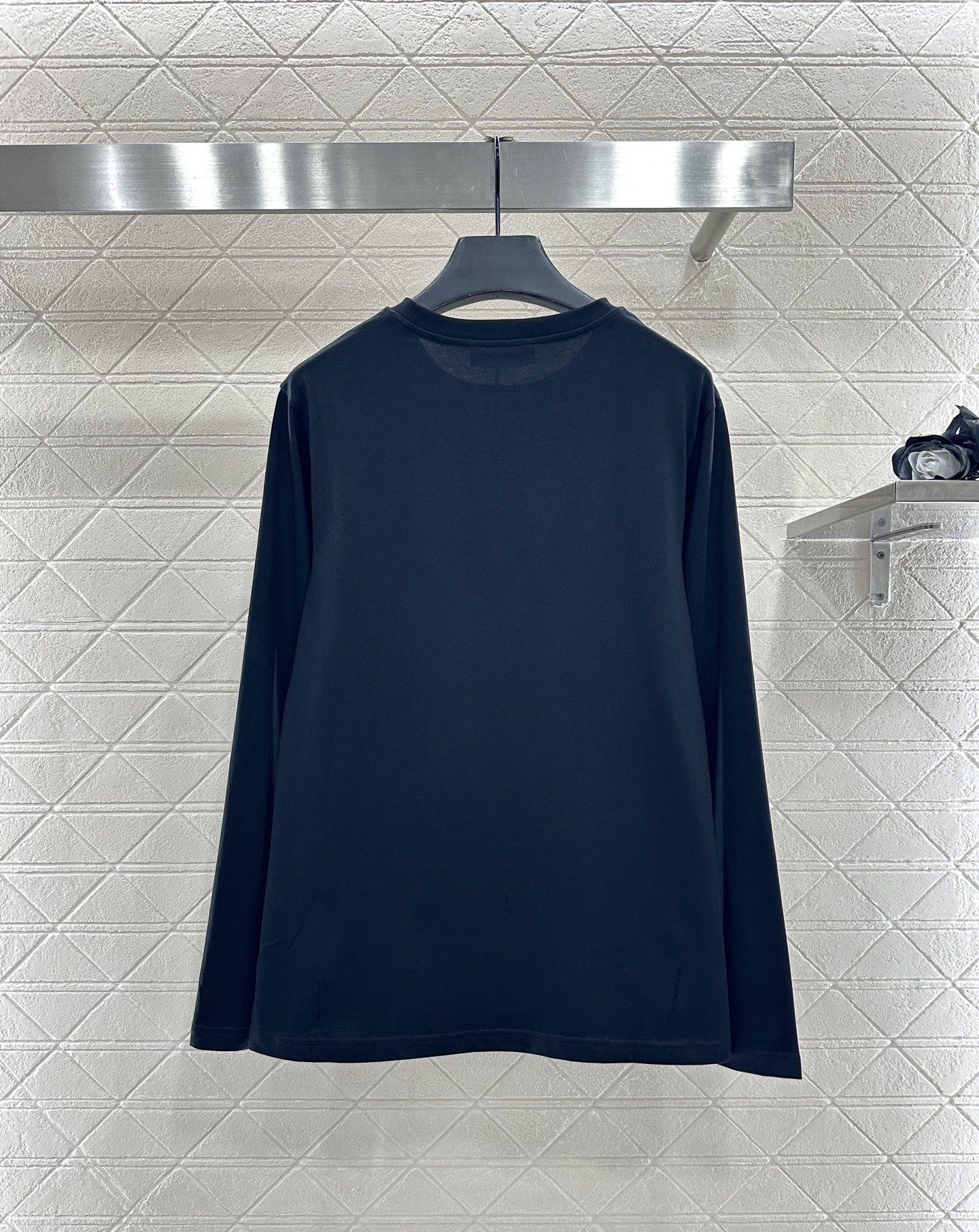 ♥Gucc*♥2025新品上架 水钻字母长袖上衣定制YB斜纹全棉材质,质感细腻,穿搭舒适,宽松上衣裁剪,