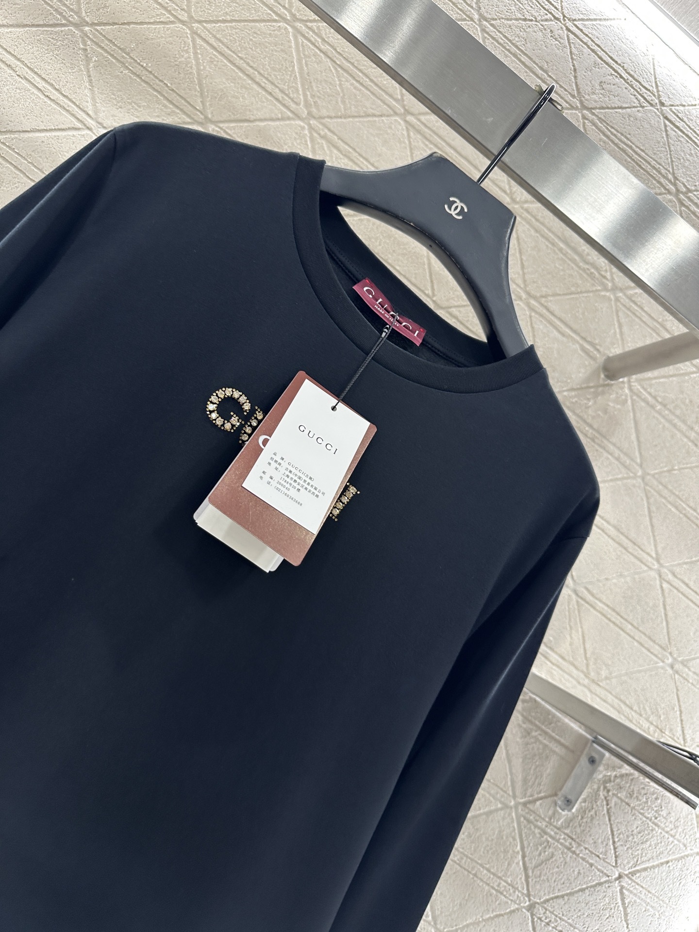 ♥Gucc*♥2025新品上架 水钻字母长袖上衣定制YB斜纹全棉材质,质感细腻,穿搭舒适,宽松上衣裁剪,