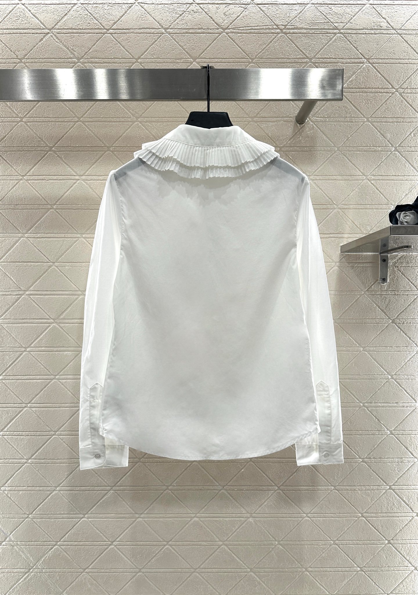 ♥Celin*♥2025新品上架 层叠风琴压褶翻领衬衫定制YB斜纹全棉材质,质感垂顺舒适,压褶风琴领边设