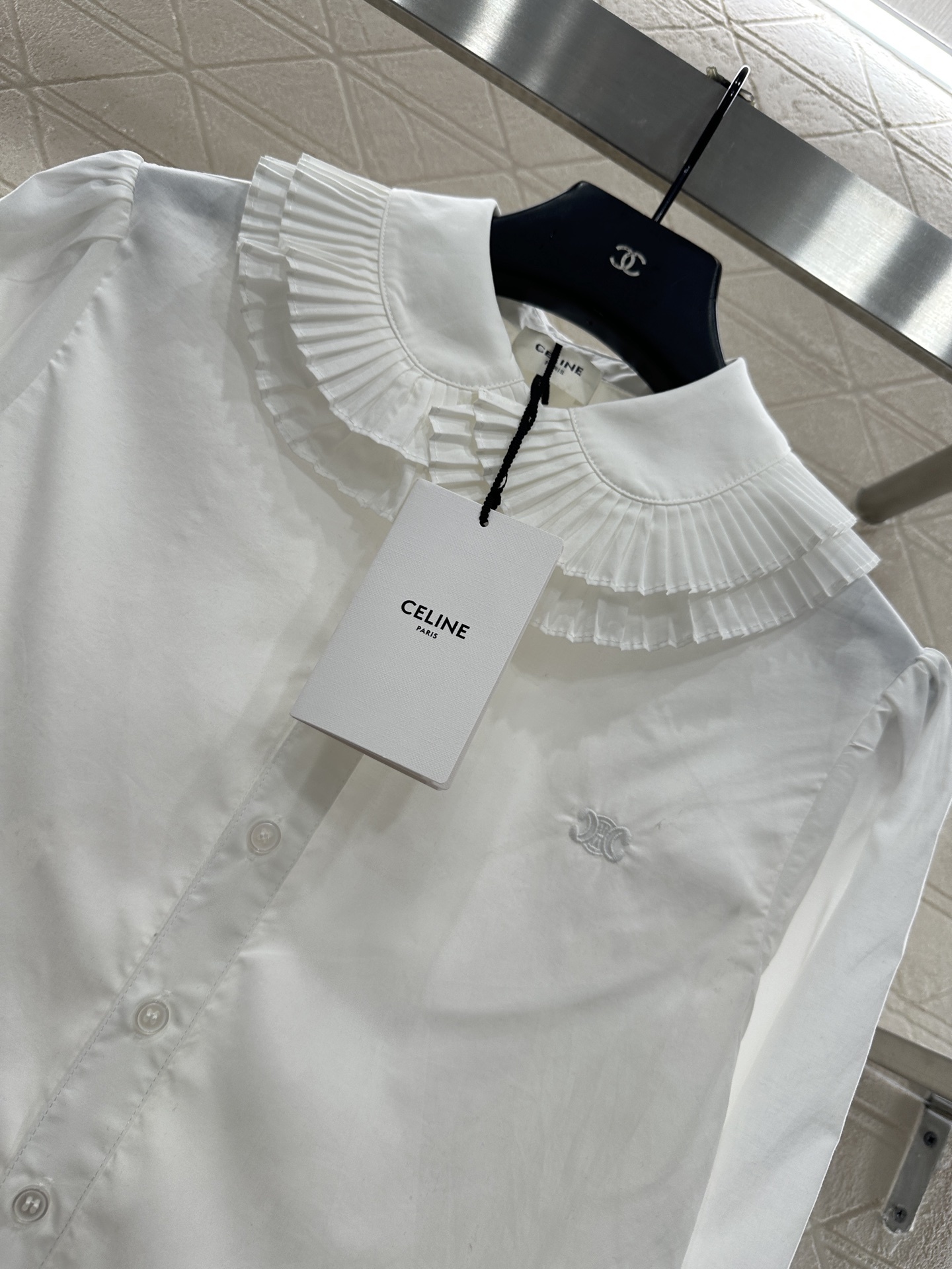 ♥Celin*♥2025新品上架 层叠风琴压褶翻领衬衫定制YB斜纹全棉材质,质感垂顺舒适,压褶风琴领边设