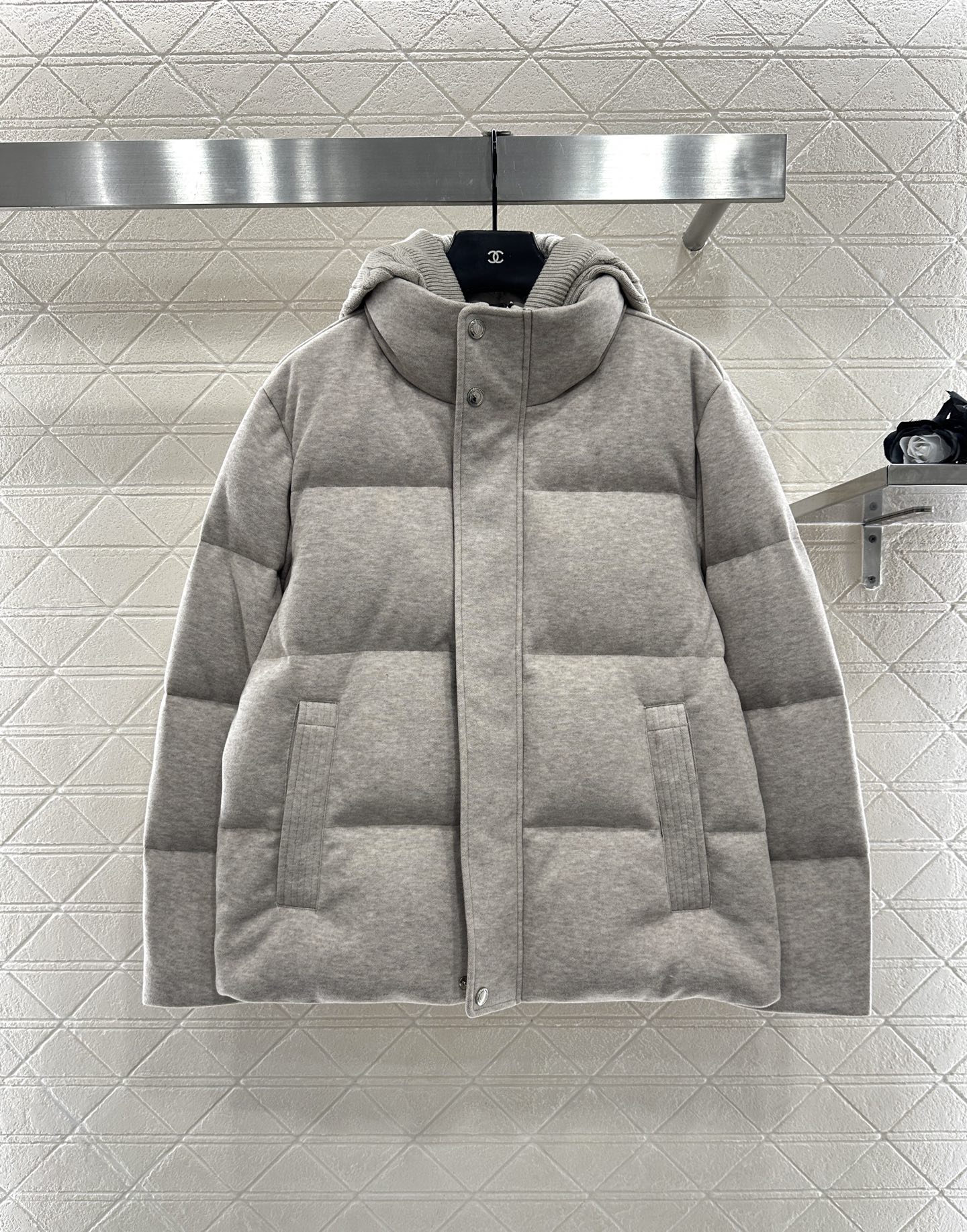 ♥Bc*♥2025新品上架 长方压纹连帽羽绒服定制YB羊毛磨毛材质，白鹅绒填充内里，整件轻盈保暖，连帽羽