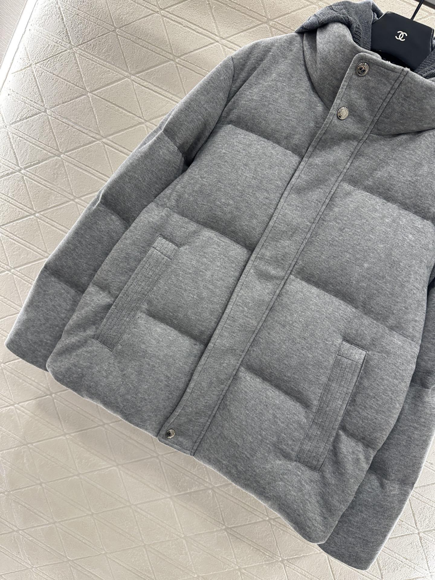 ♥Bc*♥2025新品上架 长方压纹连帽羽绒服定制YB羊毛磨毛材质,白鹅绒填充内里,整件轻盈保暖,连帽羽