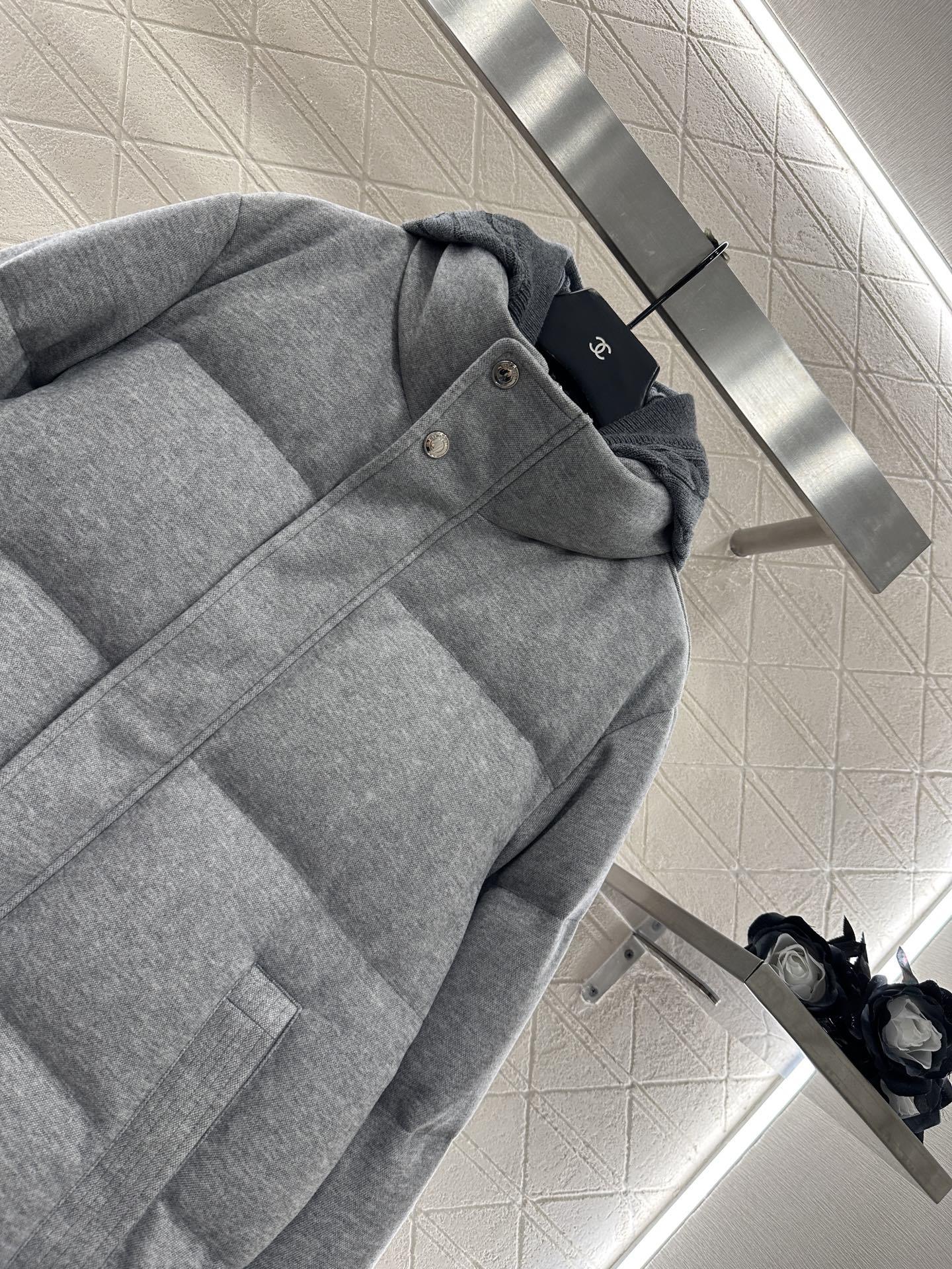 ♥Bc*♥2025新品上架 长方压纹连帽羽绒服定制YB羊毛磨毛材质,白鹅绒填充内里,整件轻盈保暖,连帽羽