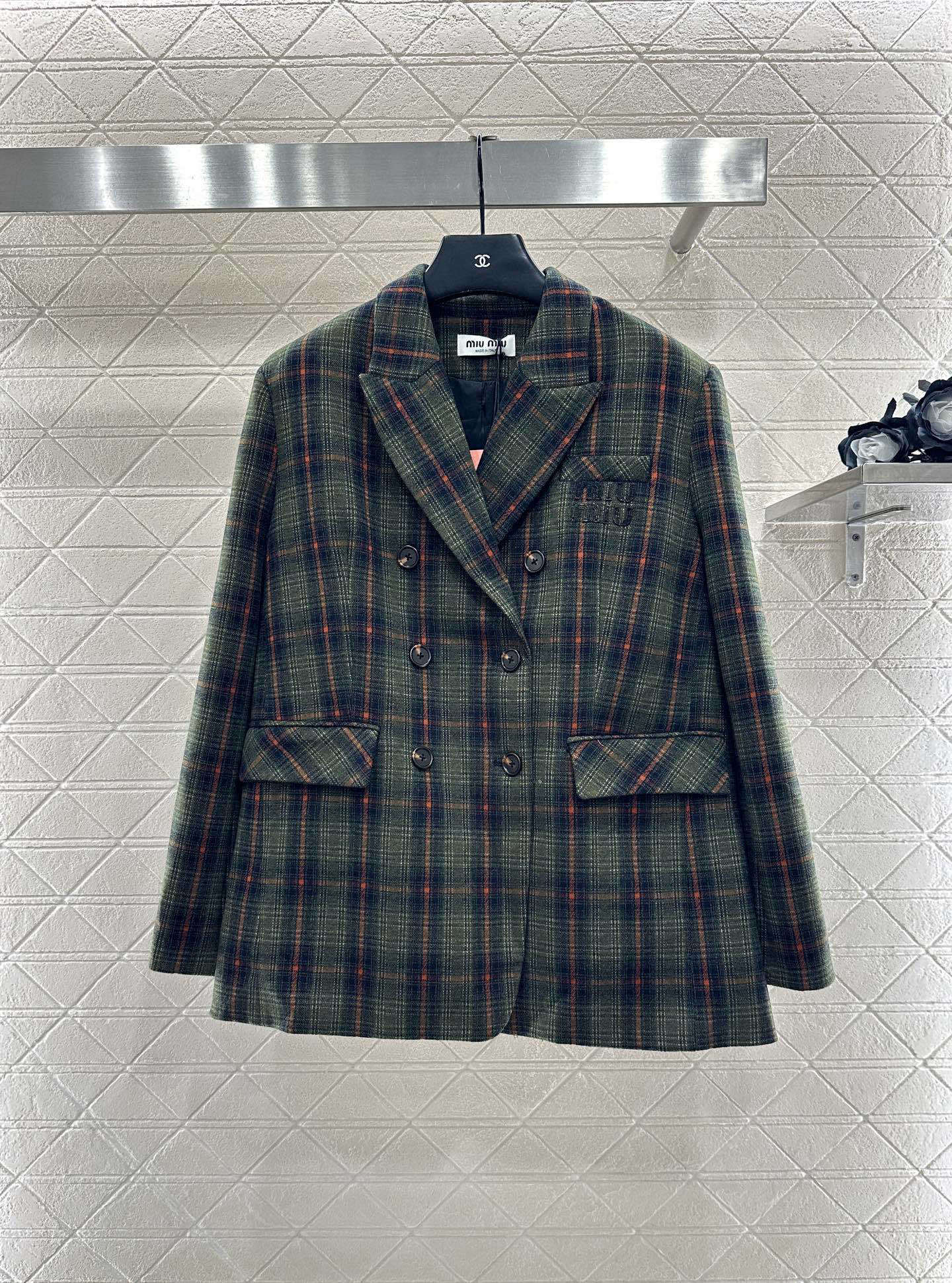 ♥Miumi*♥2025新品上架 格纹西装外套半裙套装定制YB进口人棉材质,质感高级,光泽感明显,翻领西