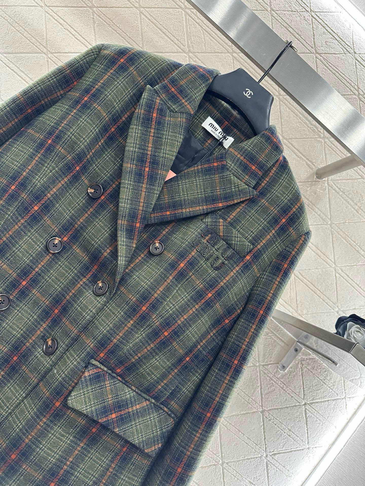 ♥Miumi*♥2025新品上架 格纹西装外套半裙套装定制YB进口人棉材质,质感高级,光泽感明显,翻领西