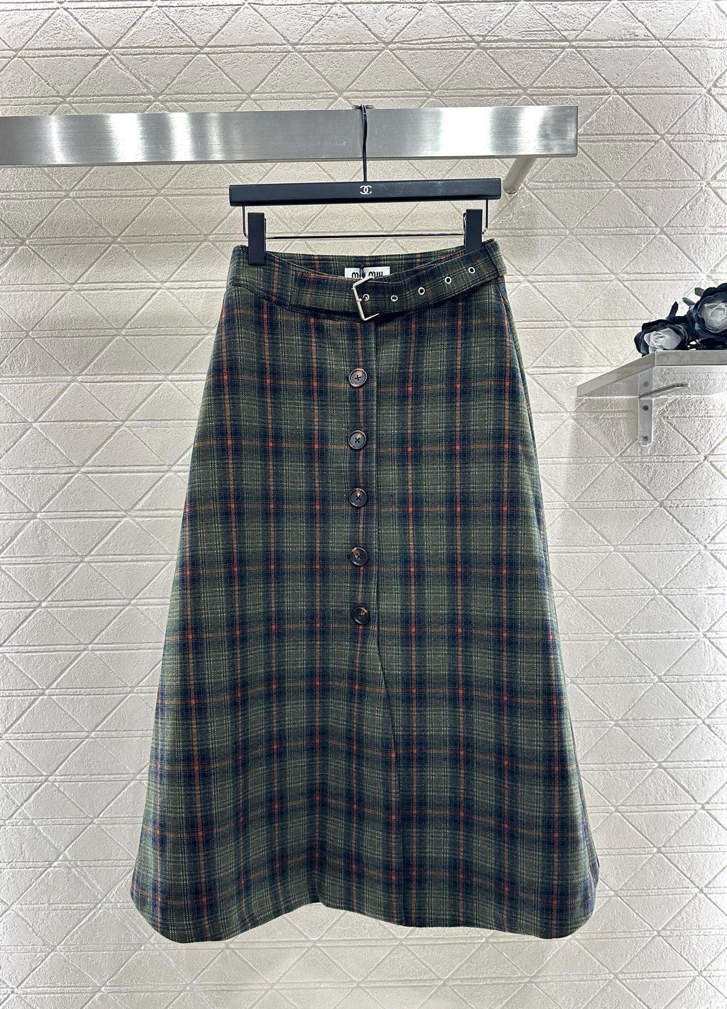 ♥Miumi*♥2025新品上架 格纹西装外套半裙套装定制YB进口人棉材质，质感高级，光泽感明显，翻领西