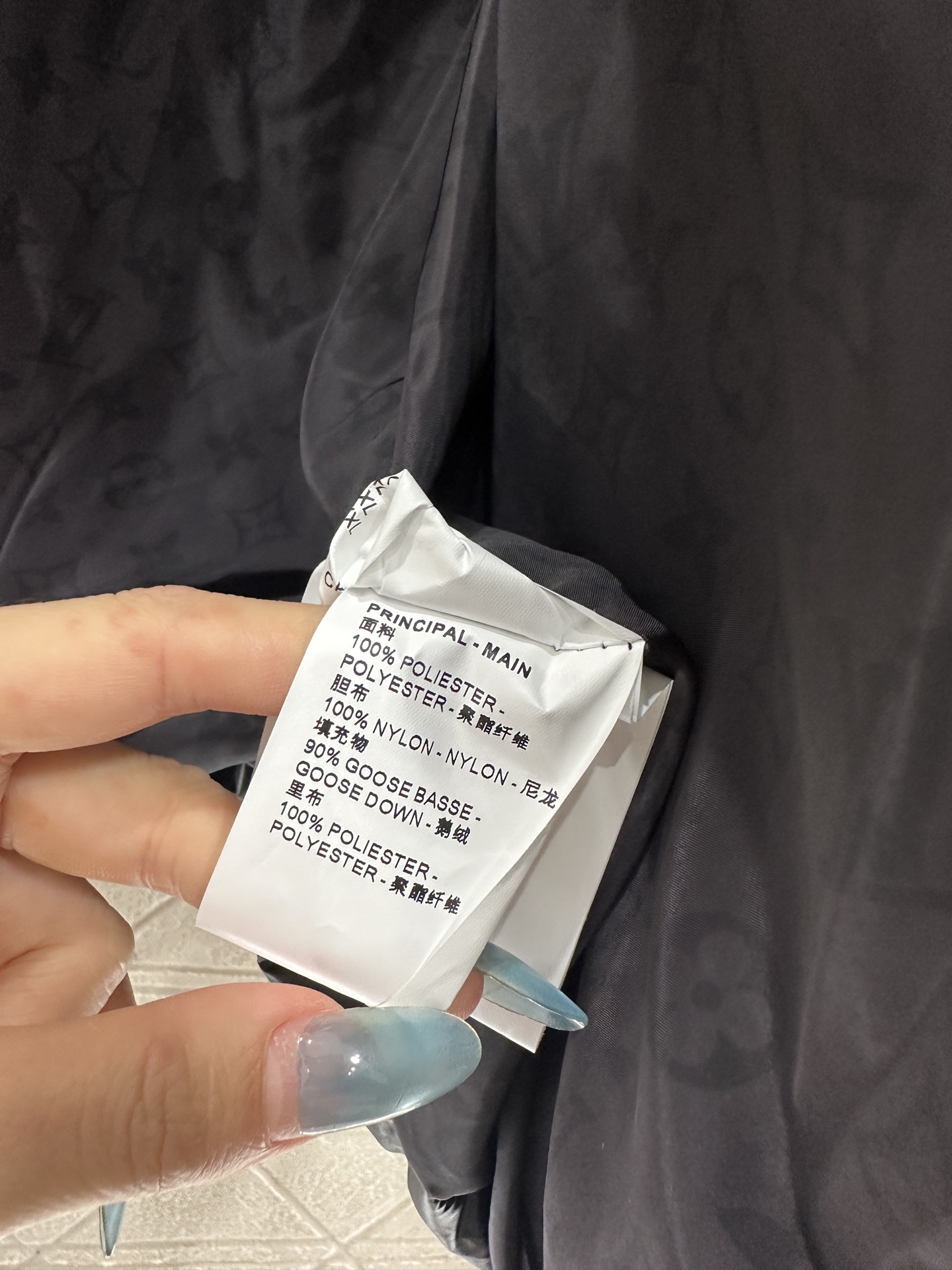 ♥Louis vuitto*♥2025新品上架 长方压纹立领羽绒服定制YB进口再生尼龙材质，白鹅绒填充内