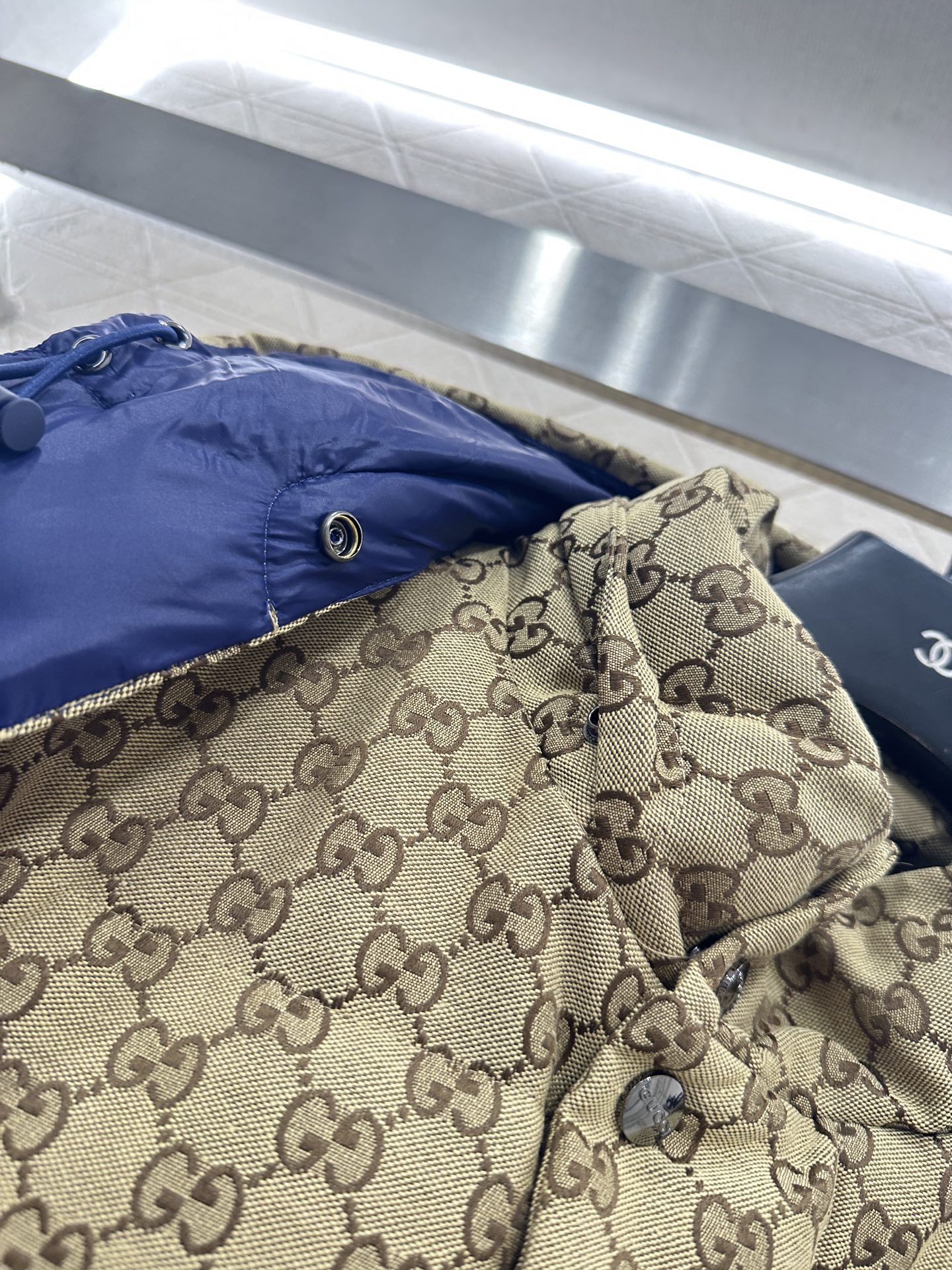 ♥Gucc*♥2025新品上架 可拆卸提花连帽羽绒服定制YB进口提花材质，白鹅绒填充内里，整件轻盈保暖，