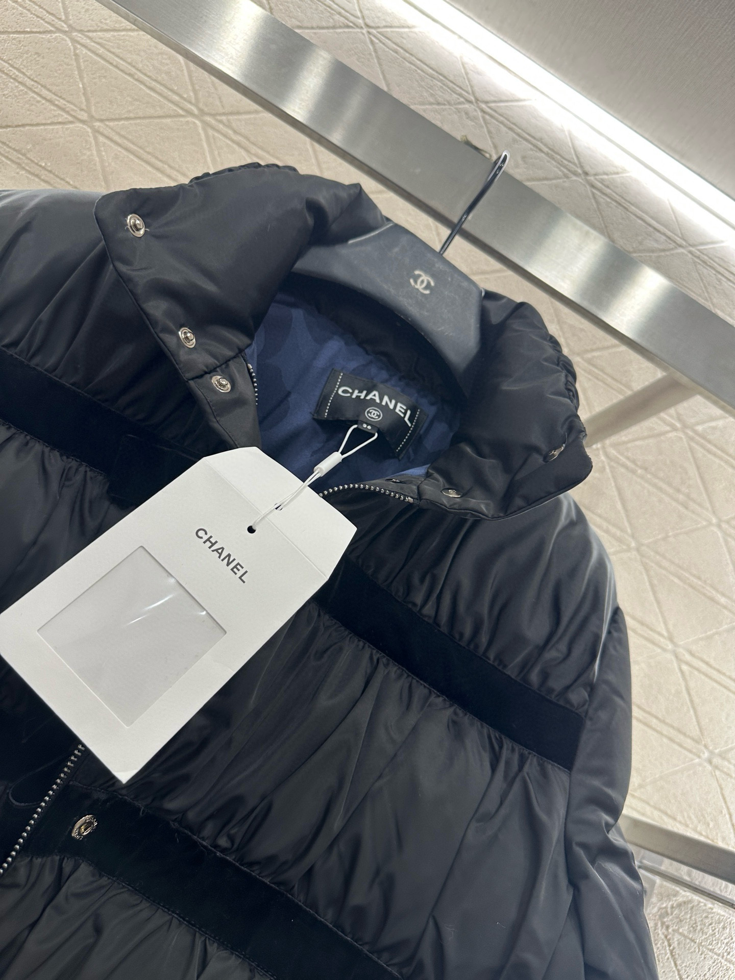 ♥Chane*♥2025新品上架 丝绒蝴蝶结中长款羽绒外套定制YB防风防水尼龙材质，白鸭绒填充内里，整件