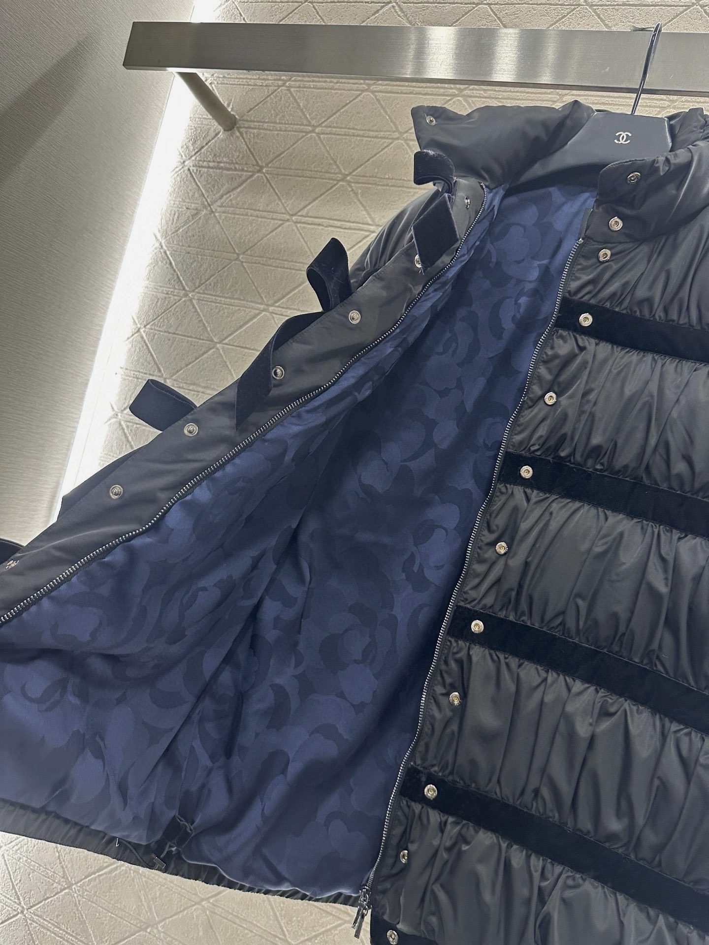 ♥Chane*♥2025新品上架 丝绒蝴蝶结中长款羽绒外套定制YB防风防水尼龙材质，白鸭绒填充内里，整件