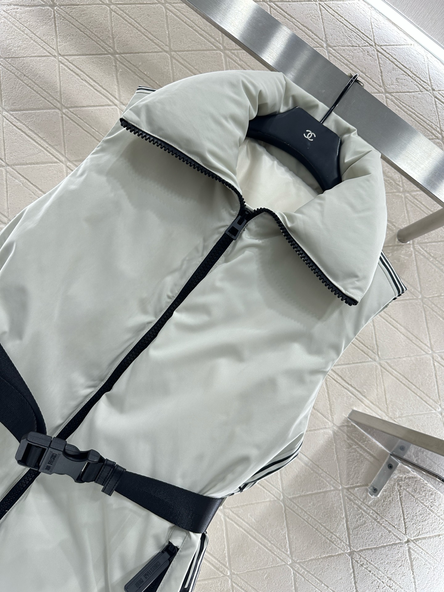 ♥Dio*♥2025新品上架 翻领腰带羽绒马甲定制YB防风防水尼龙材质，羽绒填充内里，整件轻盈保暖，立翻