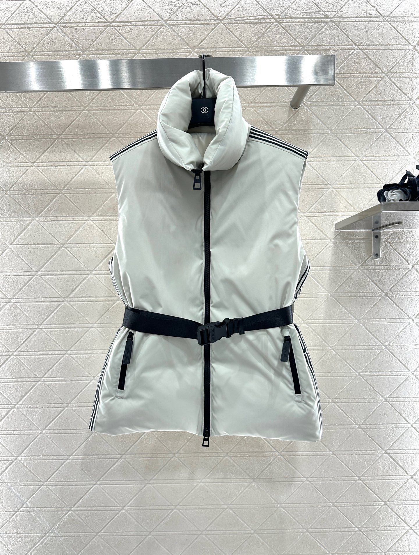 ♥Dio*♥2025新品上架 翻领腰带羽绒马甲定制YB防风防水尼龙材质，羽绒填充内里，整件轻盈保暖，立翻