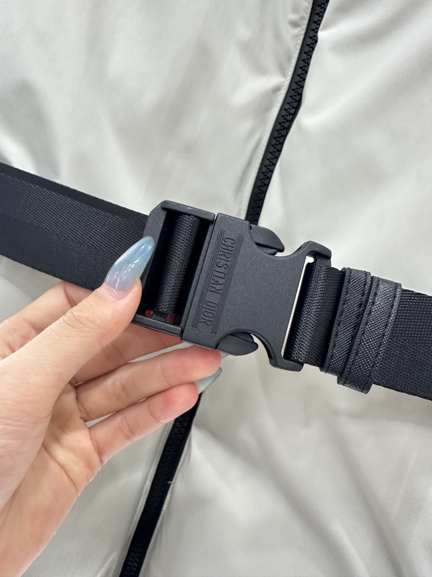 ♥Dio*♥2025新品上架 翻领腰带羽绒马甲定制YB防风防水尼龙材质，羽绒填充内里，整件轻盈保暖，立翻