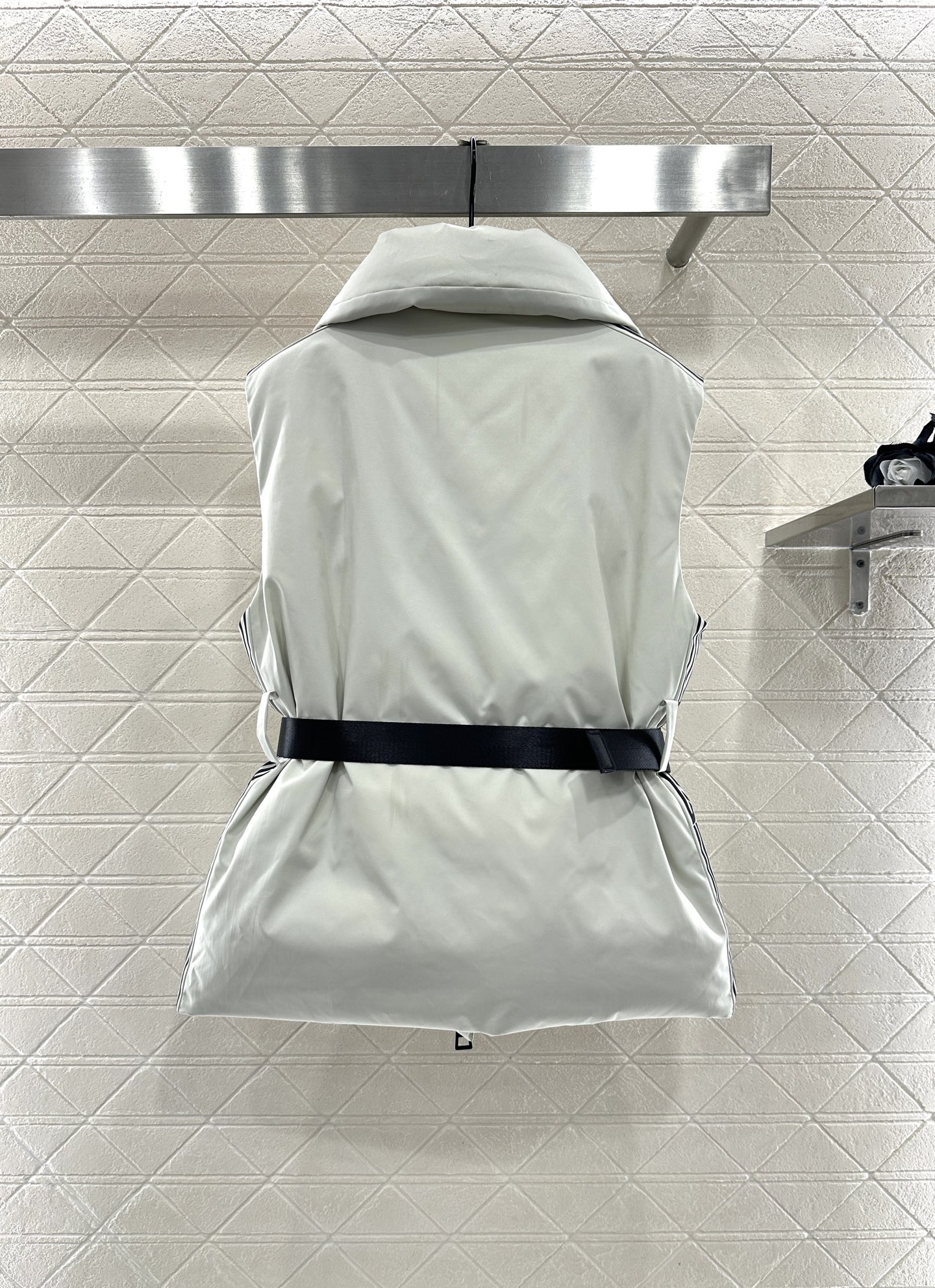 ♥Dio*♥2025新品上架 翻领腰带羽绒马甲定制YB防风防水尼龙材质，羽绒填充内里，整件轻盈保暖，立翻