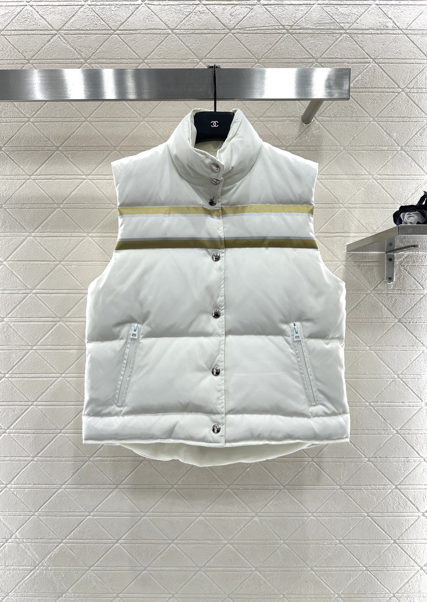 ♥Dio*♥2025新品上架 立领五角星羽绒马甲定制YB进口防风防水尼龙材质，羽绒填充内里，整件轻盈保暖