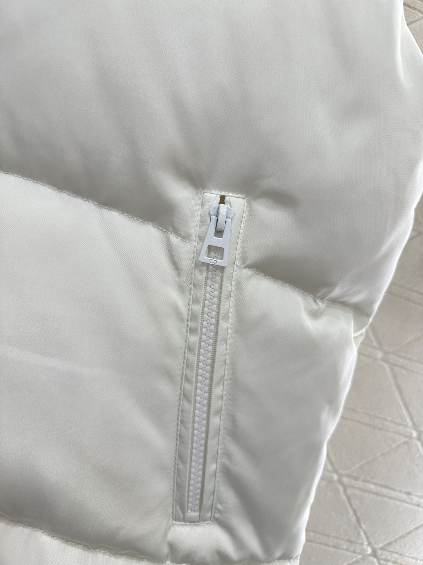 ♥Dio*♥2025新品上架 立领五角星羽绒马甲定制YB进口防风防水尼龙材质，羽绒填充内里，整件轻盈保暖