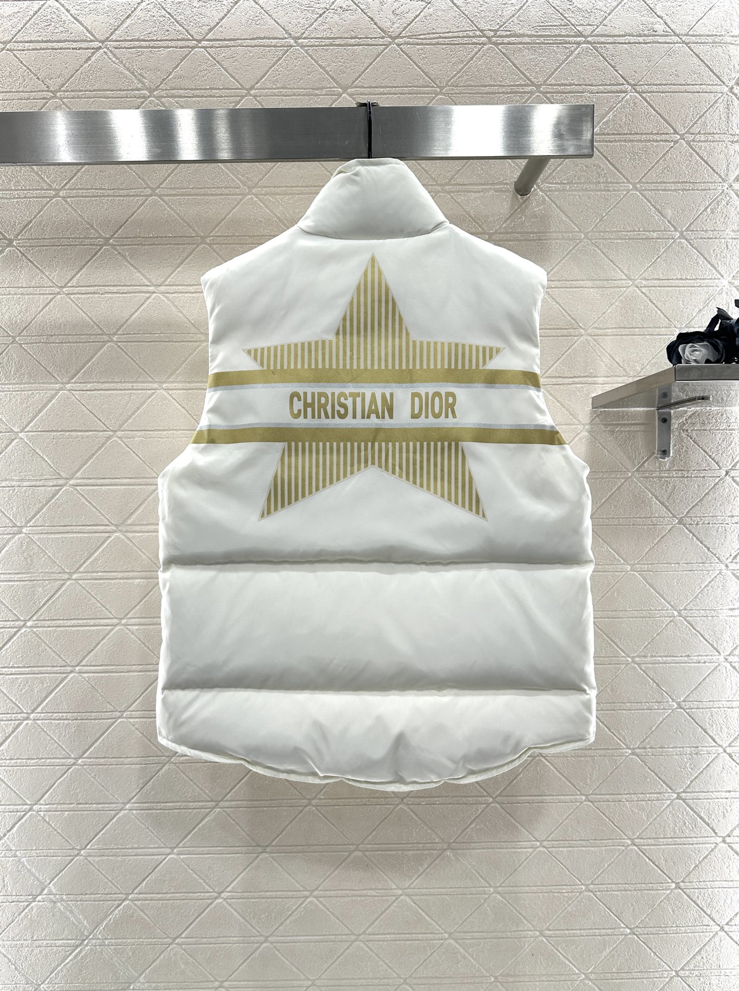 ♥Dio*♥2025新品上架 立领五角星羽绒马甲定制YB进口防风防水尼龙材质，羽绒填充内里，整件轻盈保暖