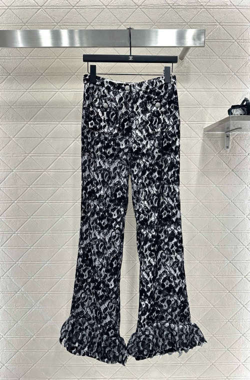 Chanel 2025 Lace Overlay Flared Pants with Ruffled Hem - Elegant and Chic 2 Chanel 2025 Lace Overlay Flared Pants with Ruffled Hem - Elegant and Chic