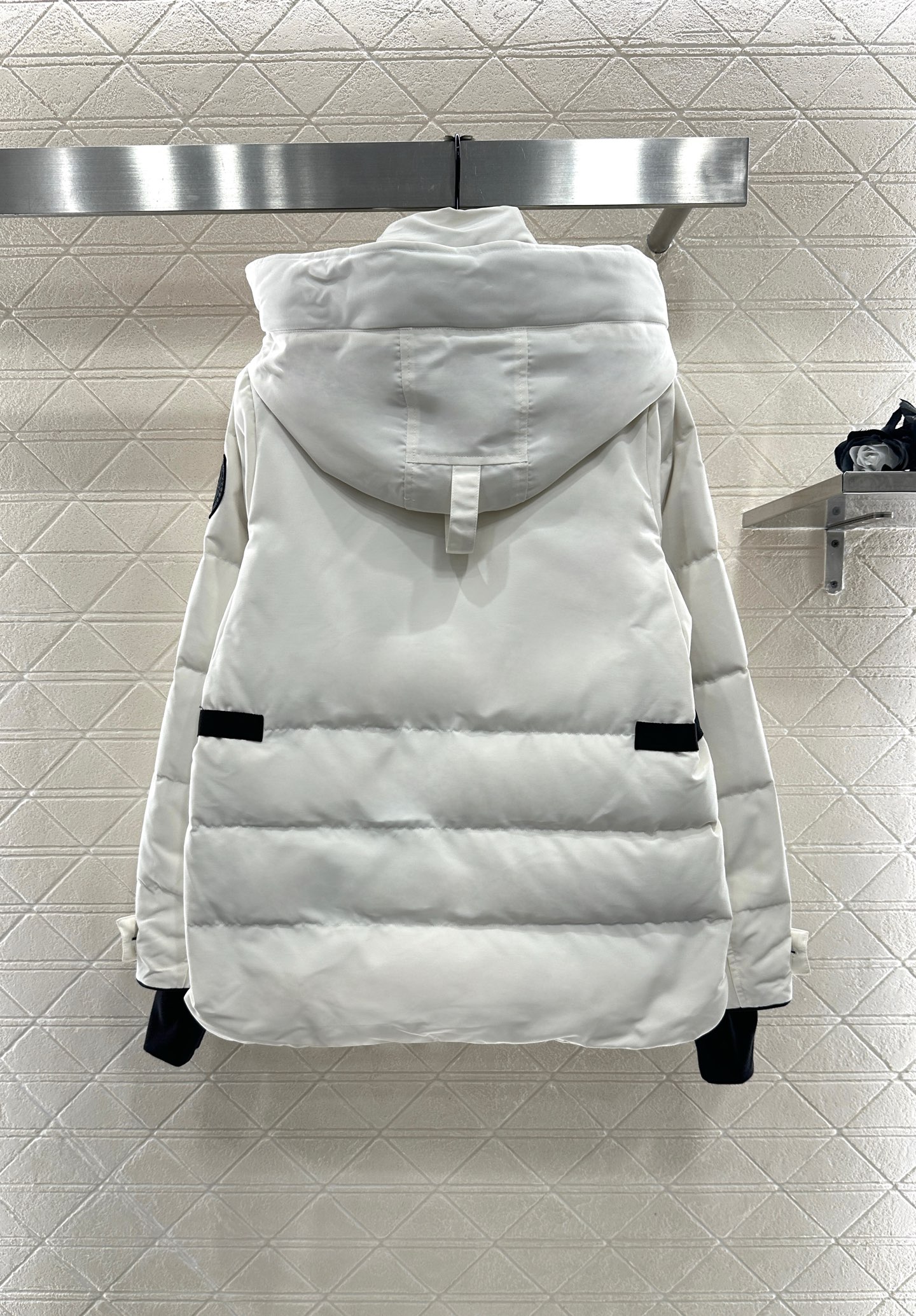 ♥Canada Goose*♥2025新品上架 可拆卸连帽收腰羽绒服定制YB进口防风防水尼龙材质，其工艺