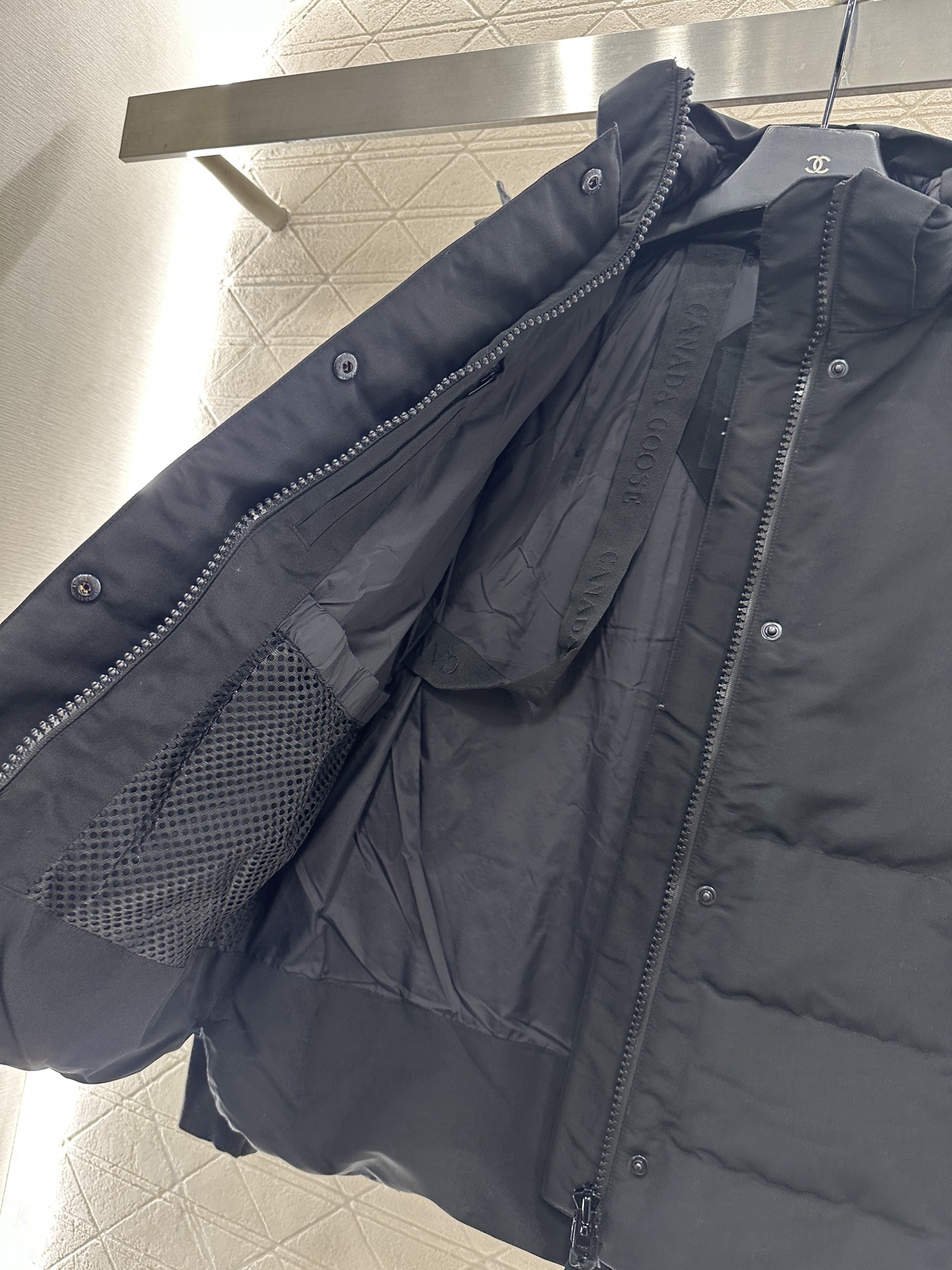 ♥Canada Goose*♥2025新品上架 可拆卸连帽收腰羽绒服定制YB进口防风防水尼龙材质，其工艺