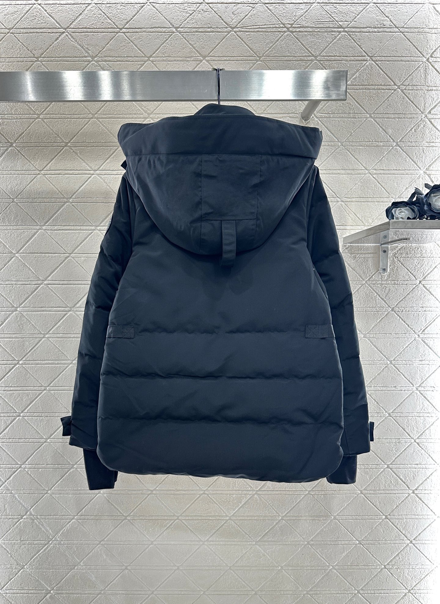 ♥Canada Goose*♥2025新品上架 可拆卸连帽收腰羽绒服定制YB进口防风防水尼龙材质，其工艺