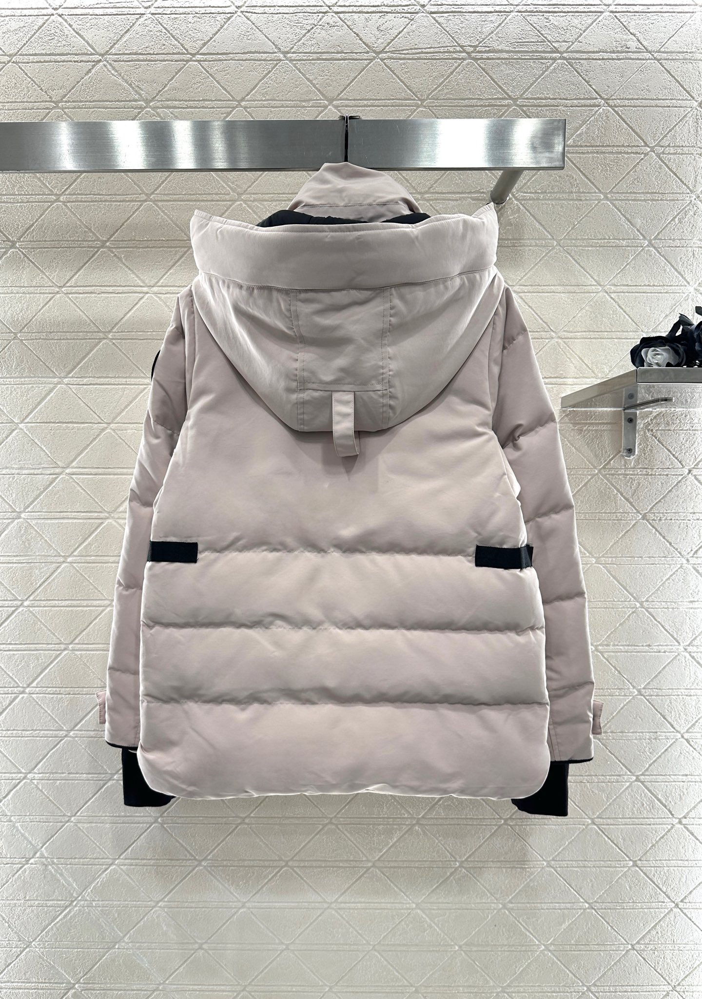 ♥Canada Goose*♥2025新品上架 可拆卸连帽收腰羽绒服定制YB进口防风防水尼龙材质，其工艺