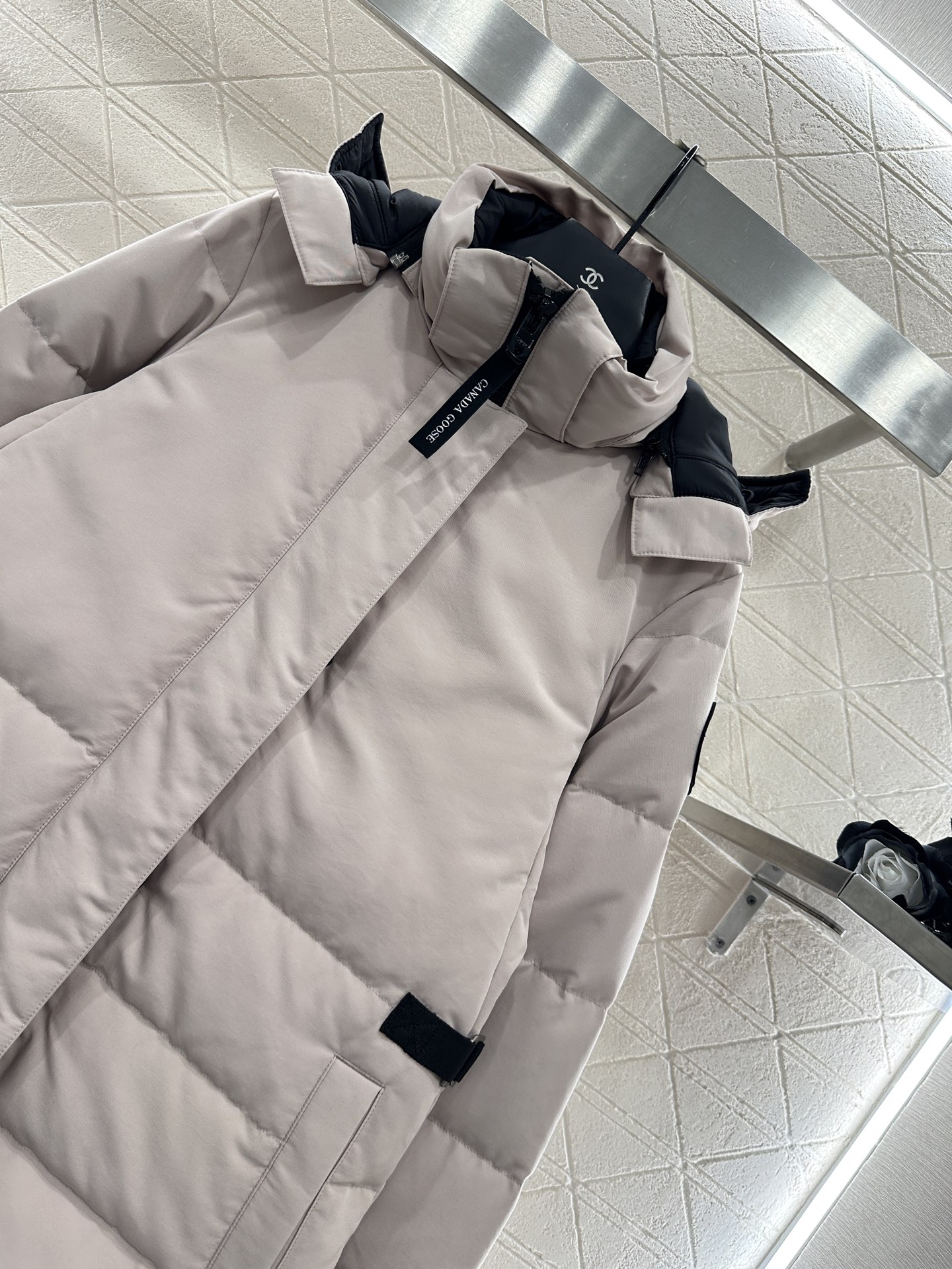 ♥Canada Goose*♥2025新品上架 可拆卸连帽收腰羽绒服定制YB进口防风防水尼龙材质，其工艺