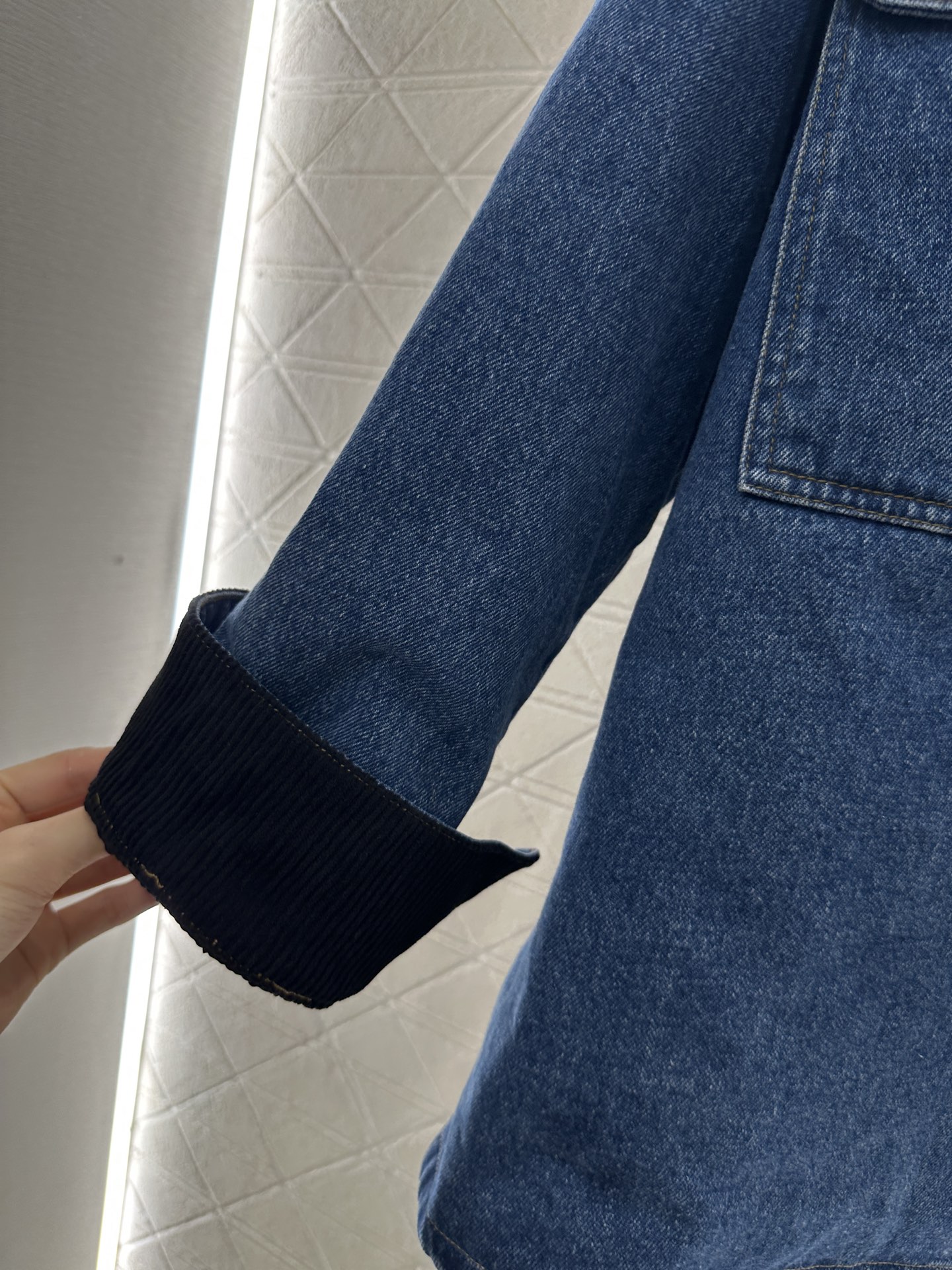 ♥Miumi*♥2025新品上架 灯芯绒领牛仔棉服外套定制YB斜纹棉牛仔材质，羽绒棉填充，整件轻盈保暖，