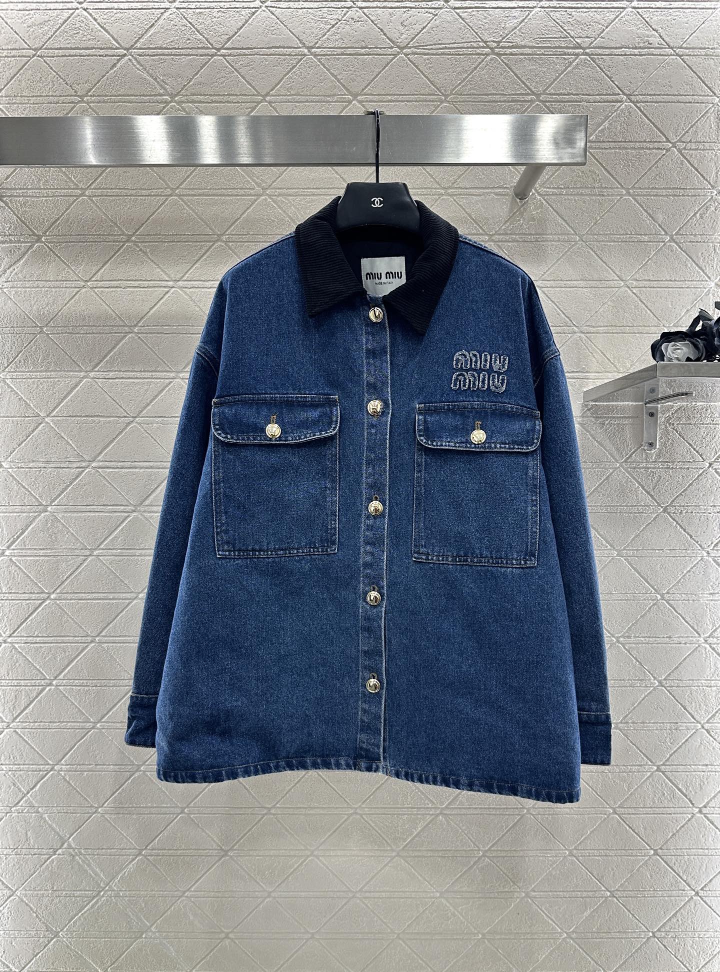 ♥Miumi*♥2025新品上架 灯芯绒领牛仔棉服外套定制YB斜纹棉牛仔材质，羽绒棉填充，整件轻盈保暖，