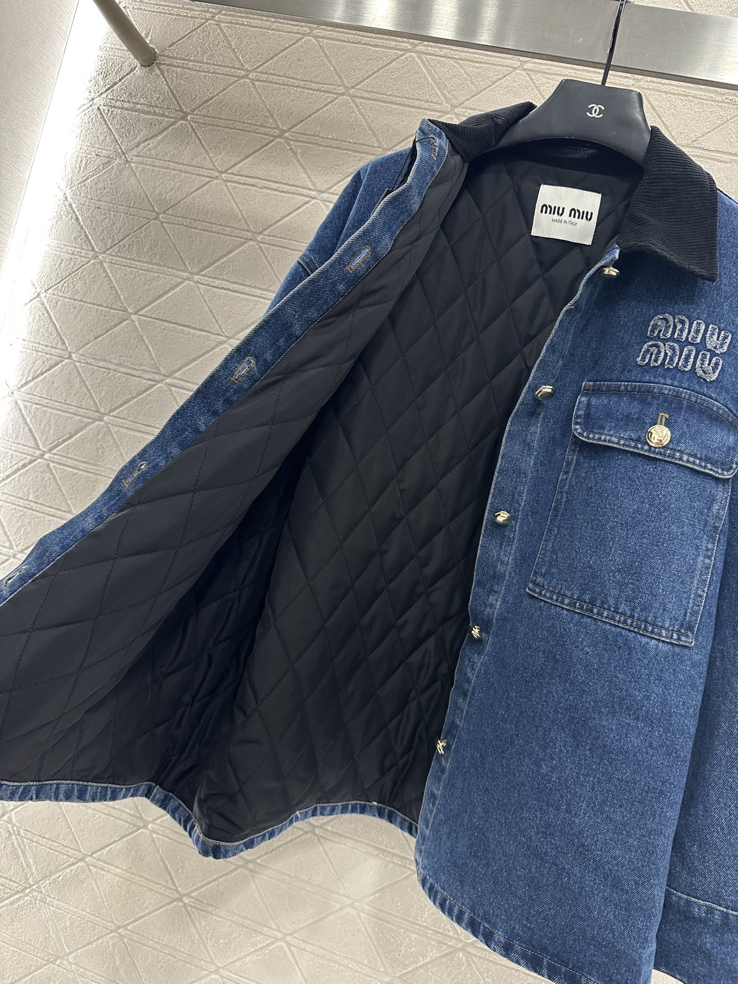 ♥Miumi*♥2025新品上架 灯芯绒领牛仔棉服外套定制YB斜纹棉牛仔材质，羽绒棉填充，整件轻盈保暖，