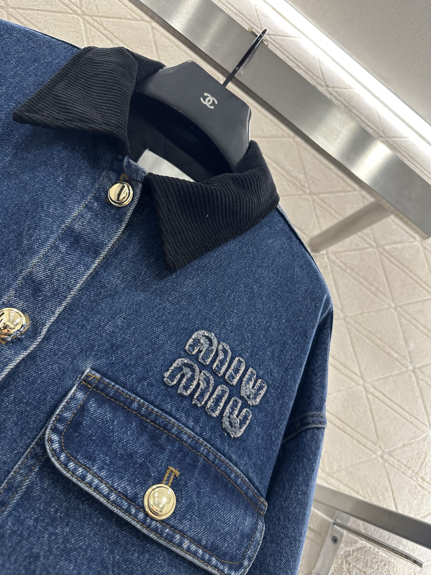 ♥Miumi*♥2025新品上架 灯芯绒领牛仔棉服外套定制YB斜纹棉牛仔材质，羽绒棉填充，整件轻盈保暖，