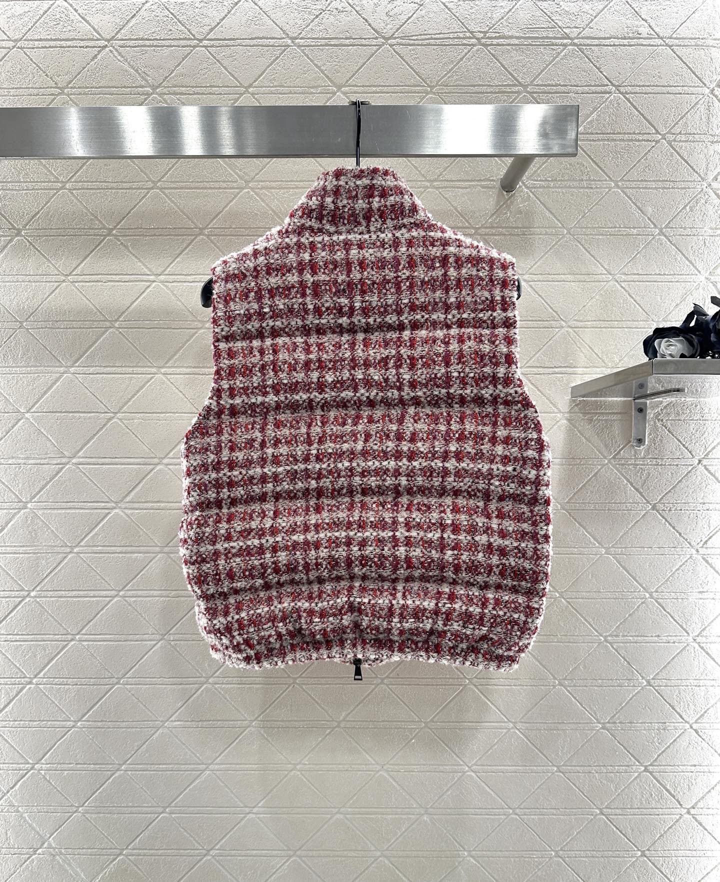 ♥Moncle*♥2025新品上架 立领毛呢羽绒马甲定制YB进口羊毛呢材质，其工艺还原，升级材质，提升秋