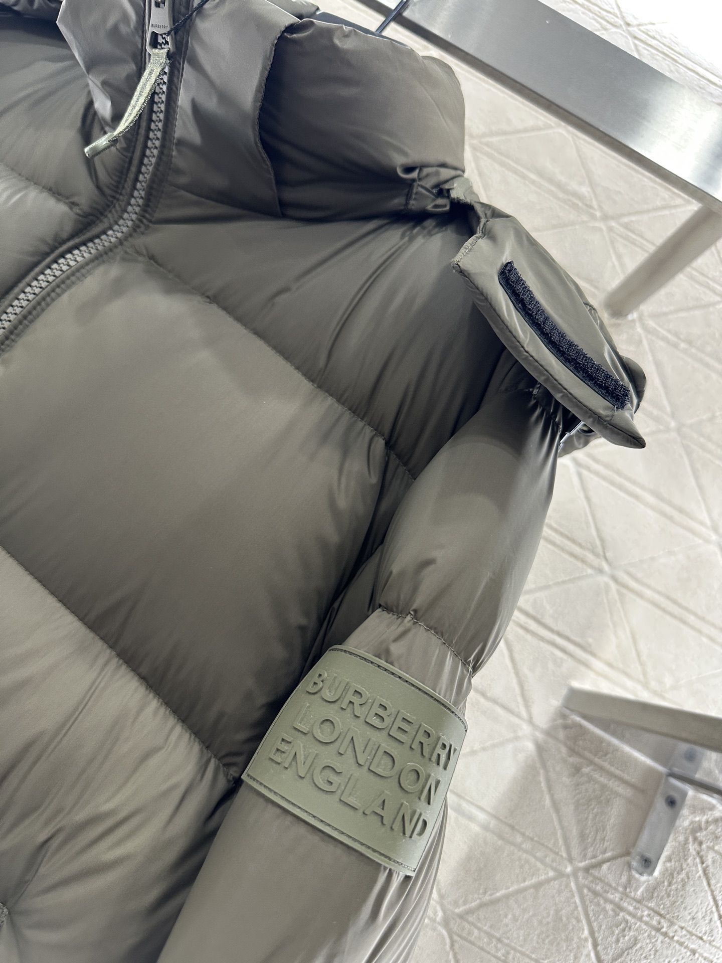 ♥BBR*♥2025新品上架 可拆卸连帽羽绒服定制YB进口防风防水尼龙材质，其工艺还原，升级材质，提升秋