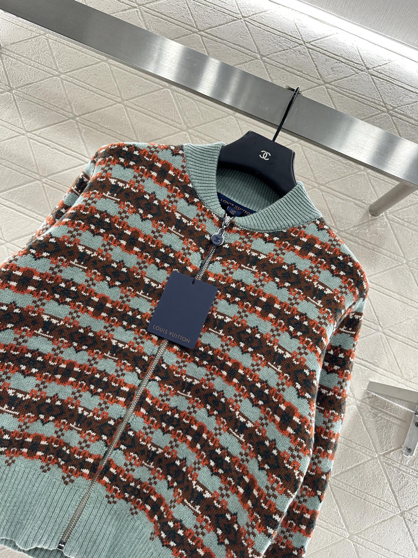 ♥Louis vuitto*♥2025新品上架 圆领针织拉链开衫定制YB羊毛纱线织造，质感光泽，柔软亲肤