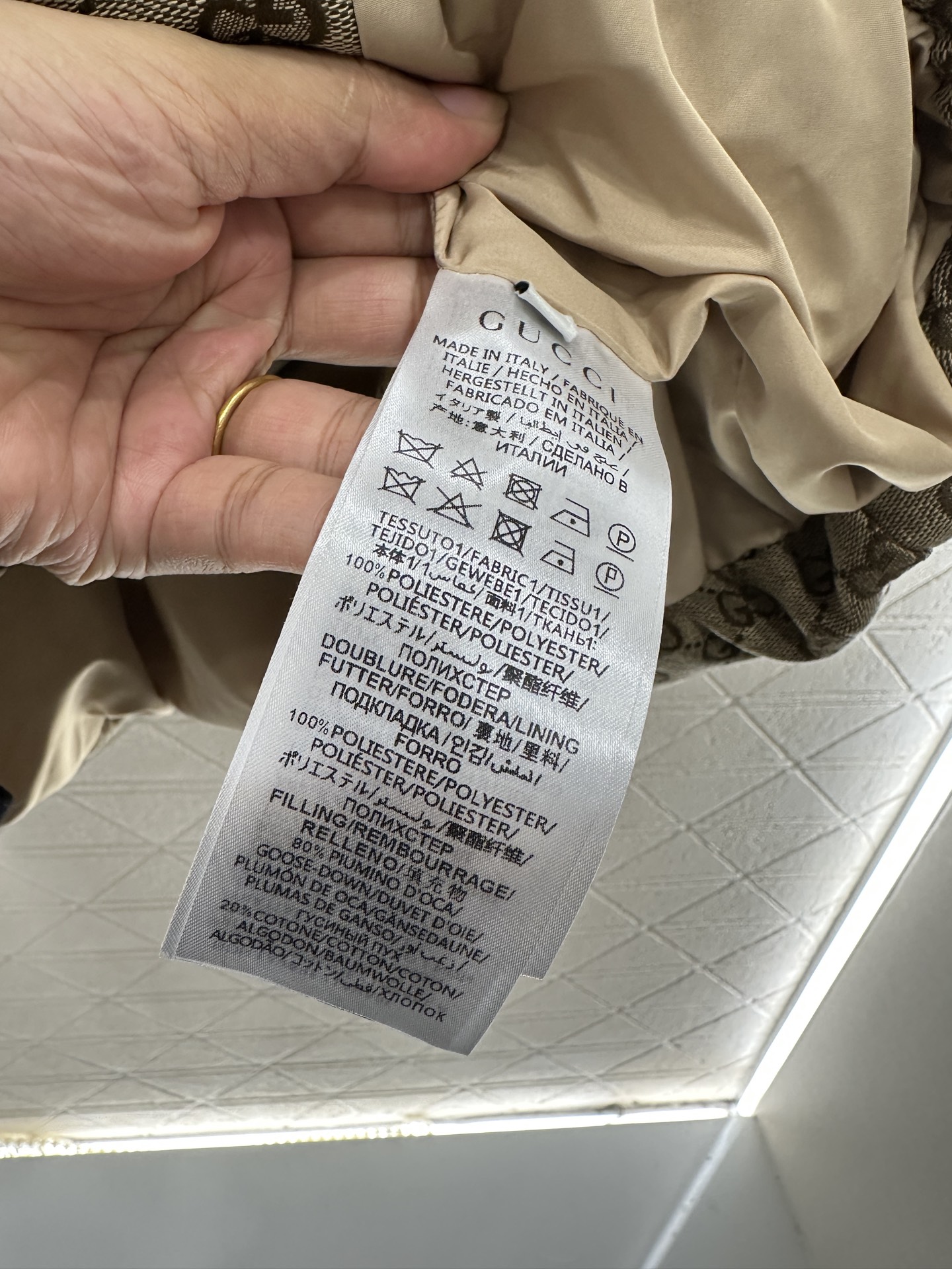 ♥Gucc*♥2025新品上架 提花中长款羽绒外套定制YB进口提花材质，羽绒填充内里，长方条形压纹，满铺