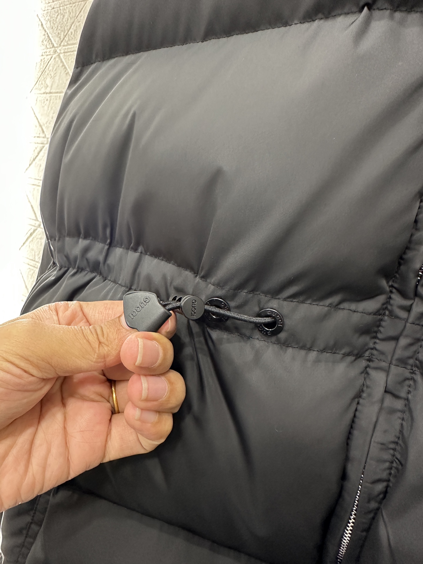 ♥Gucc*♥2025新品上架 中长款羽绒外套定制YB防风防水尼龙材质，羽绒填充内里，长方条形压纹，整件