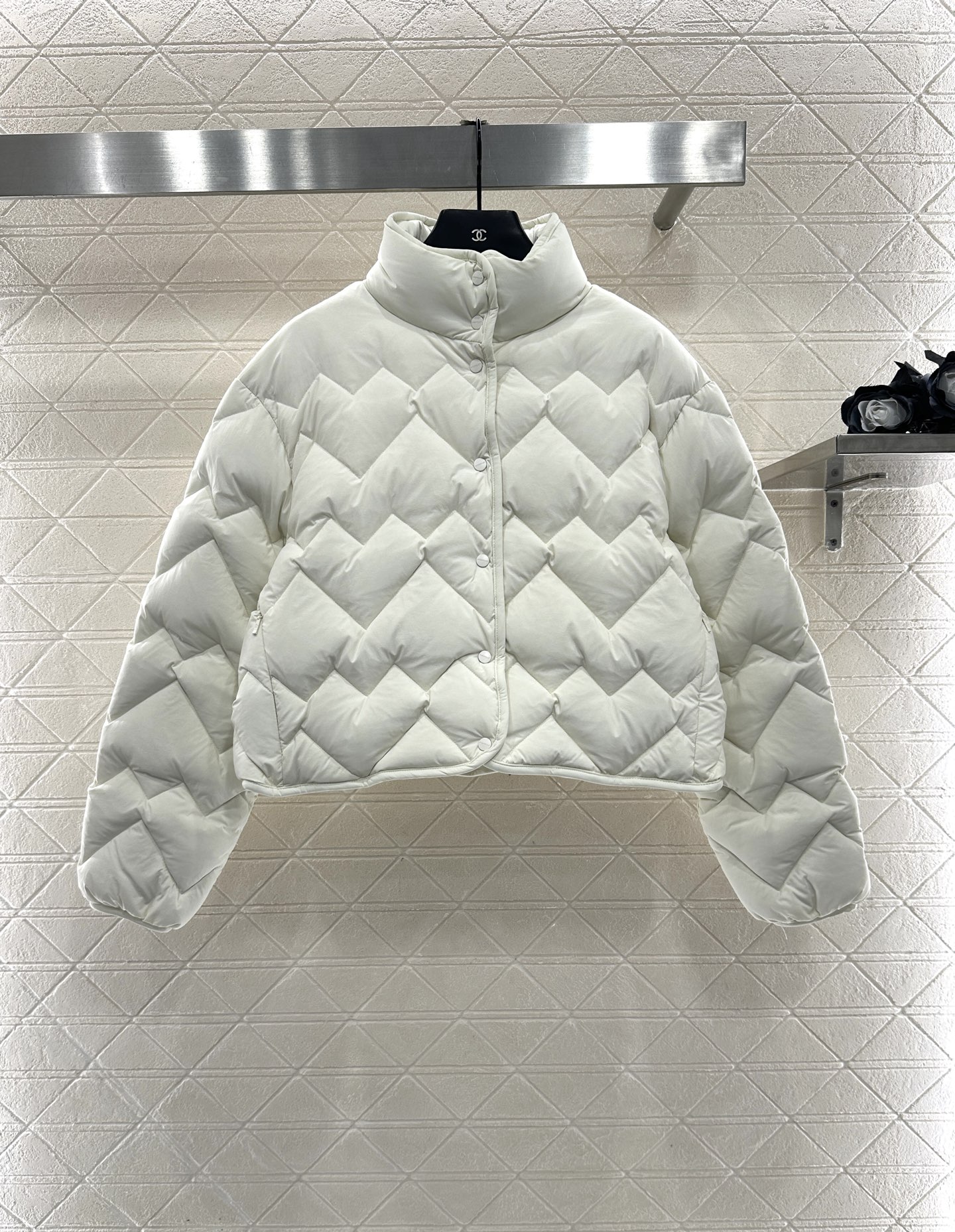 ♥Moncle*♥2025新品上架 波浪爱心压纹立领羽绒服定制YB防风防水尼龙材质，白鹅绒填充内里，整件