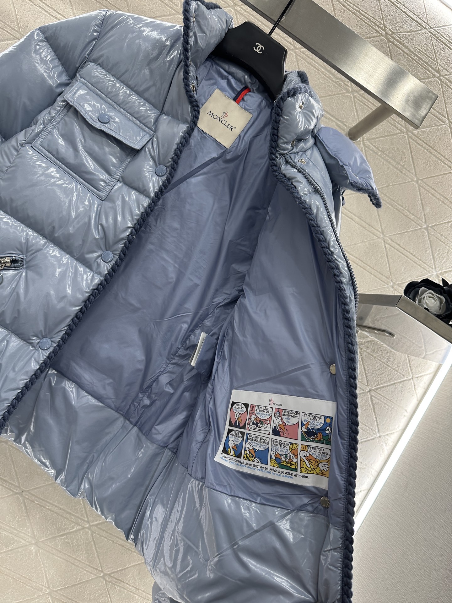 ♥Moncle*♥2025新品上架 连帽可拆卸羽绒服外套定制YB进口防风防水尼龙材质，其工艺还原，升级材